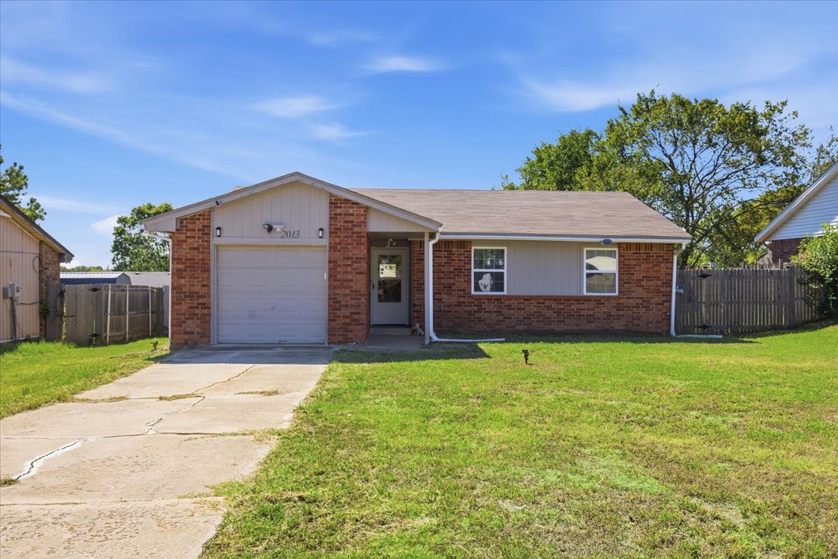 2013 Lona Avenue Property Photo 1