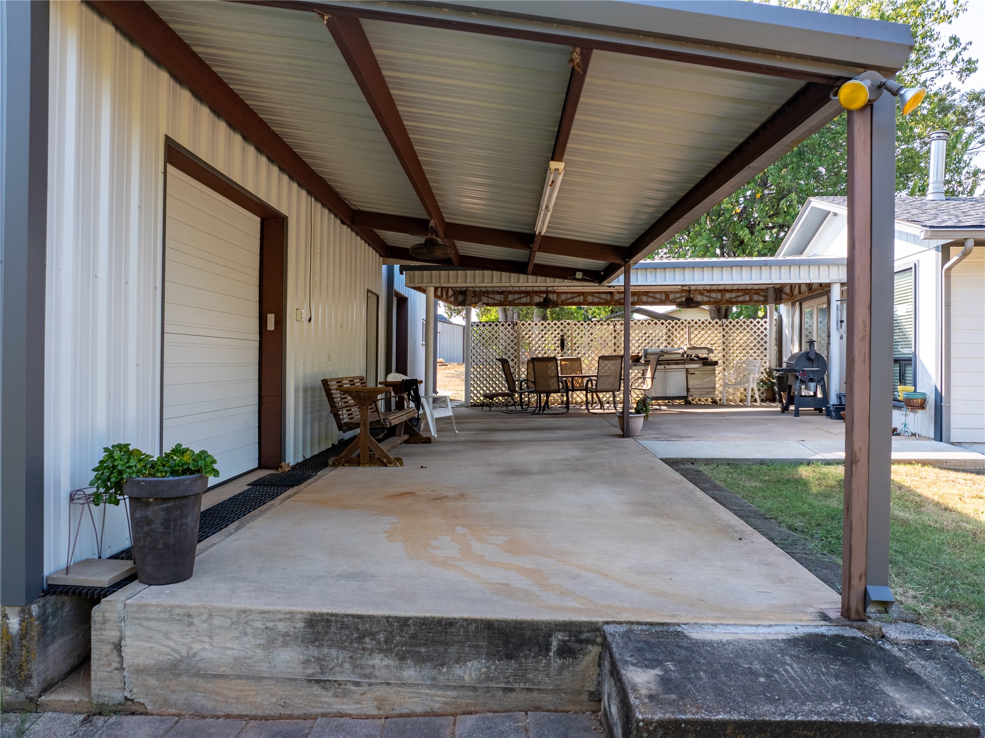 7410 Grapevine Drive Property Photo 7