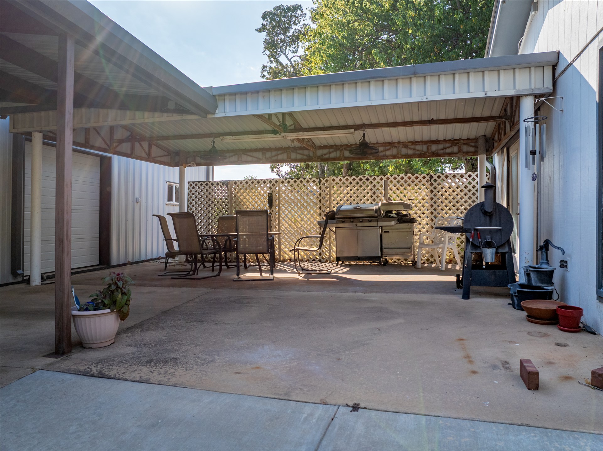 7410 Grapevine Drive Property Photo 8