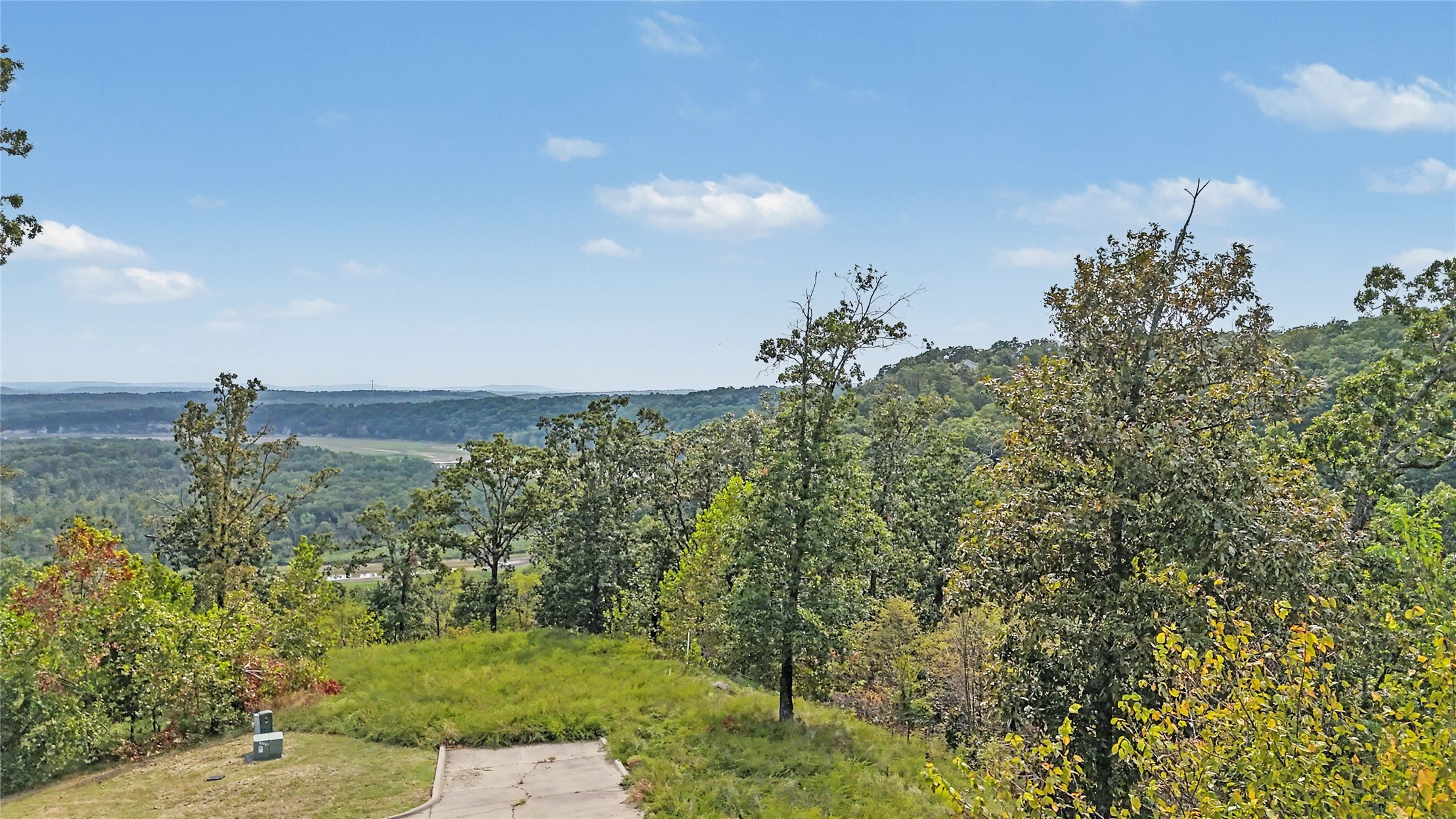 23913 S Deller Drive Property Photo 3