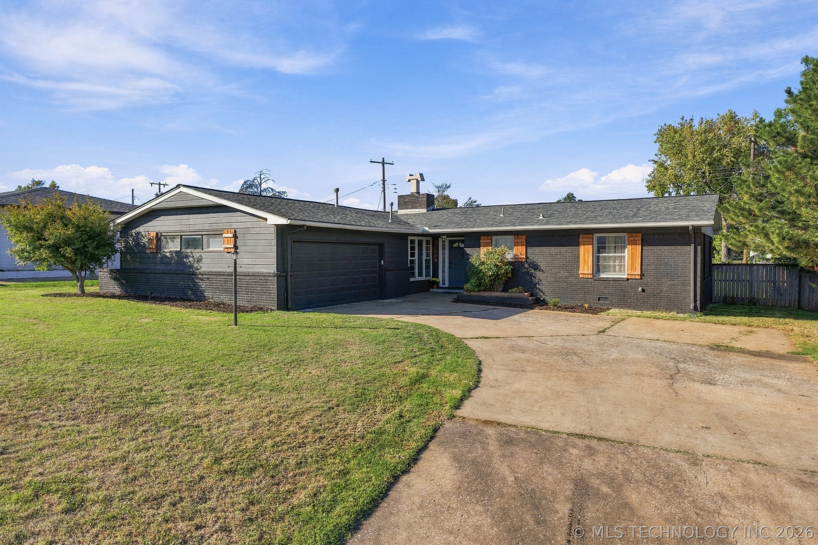 5327 E 20th Street Property Photo 1