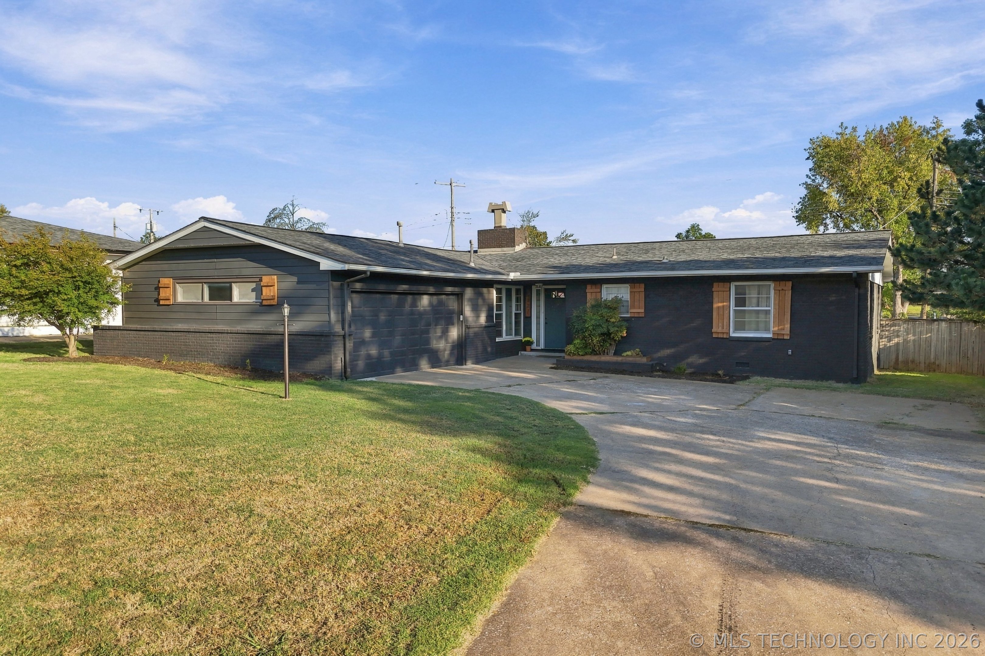 5327 E 20th Street Property Photo 1