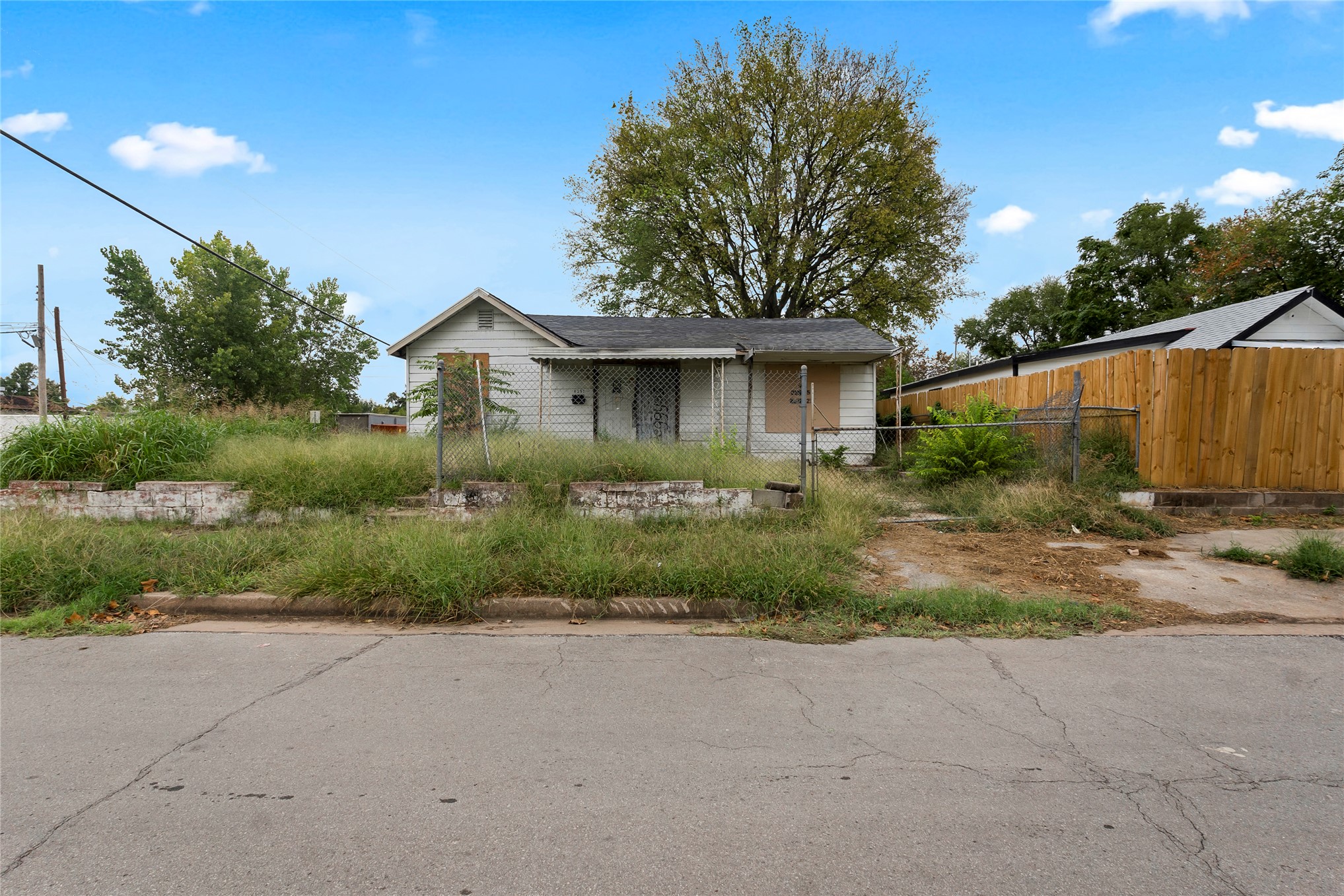 4351 W 8th Street Property Photo 6