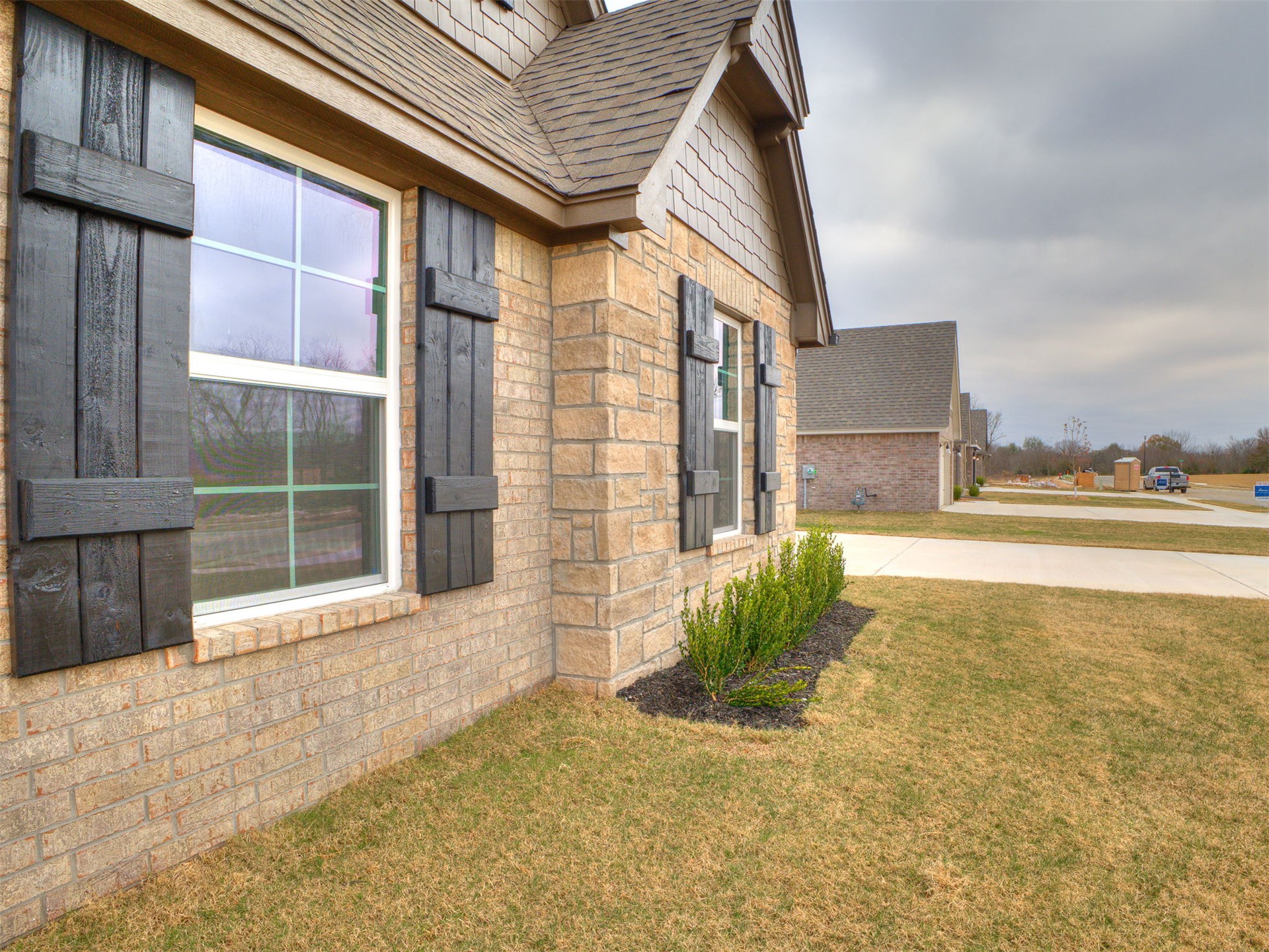 14739 S College Place Property Photo 6