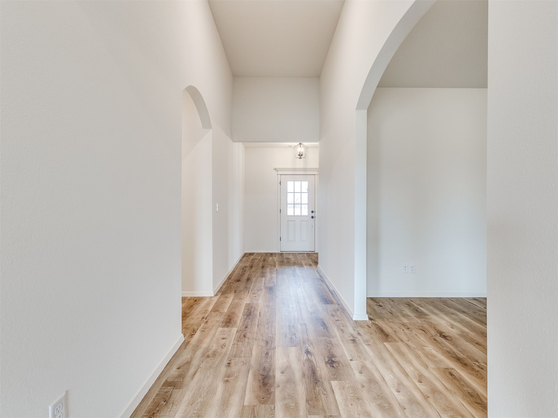 14739 S College Place Property Photo 8
