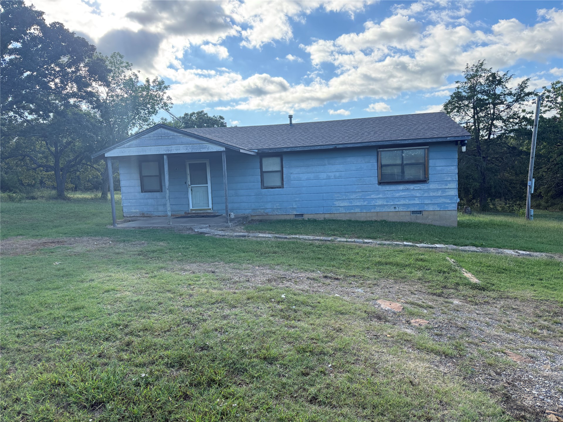 3302 S Campbell Creek Road Property Photo 3