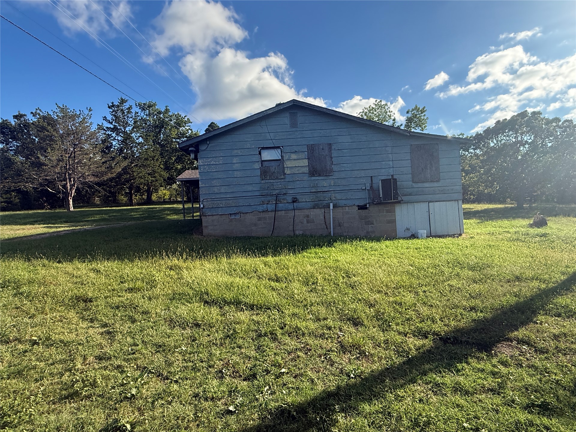 3302 S Campbell Creek Road Property Photo 8