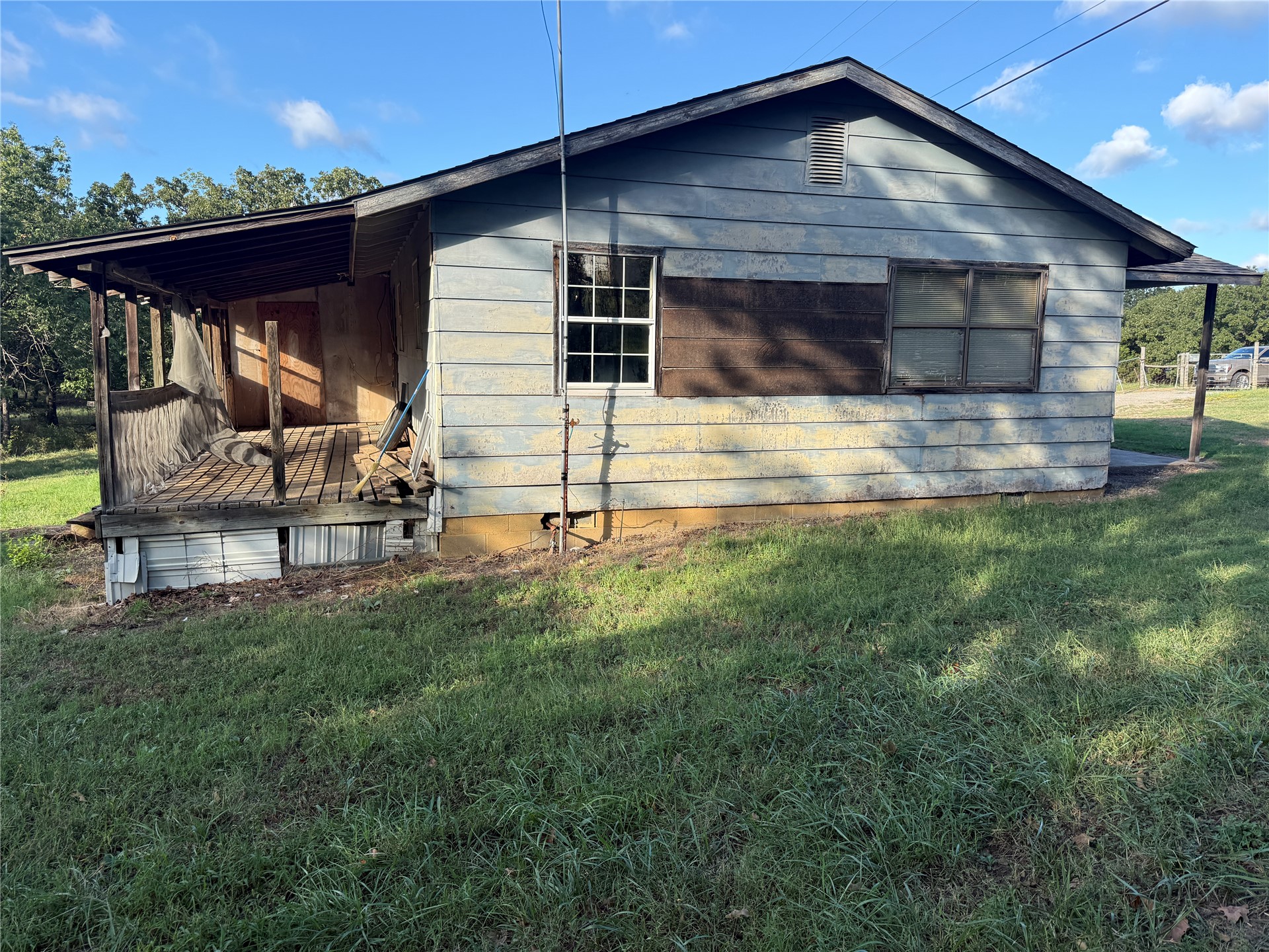 3302 S Campbell Creek Road Property Photo 10