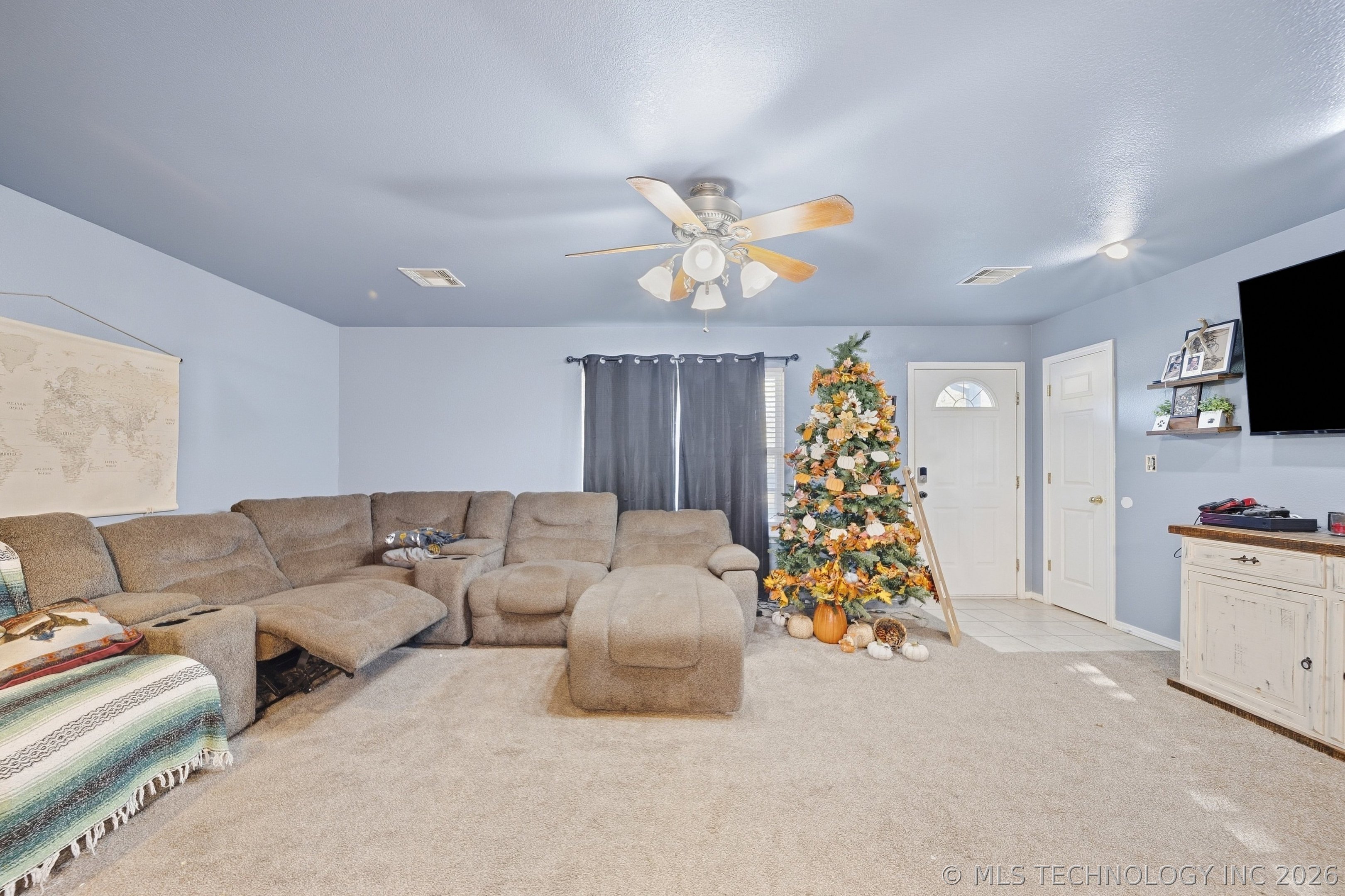 221 N Hickory Street Property Photo 8