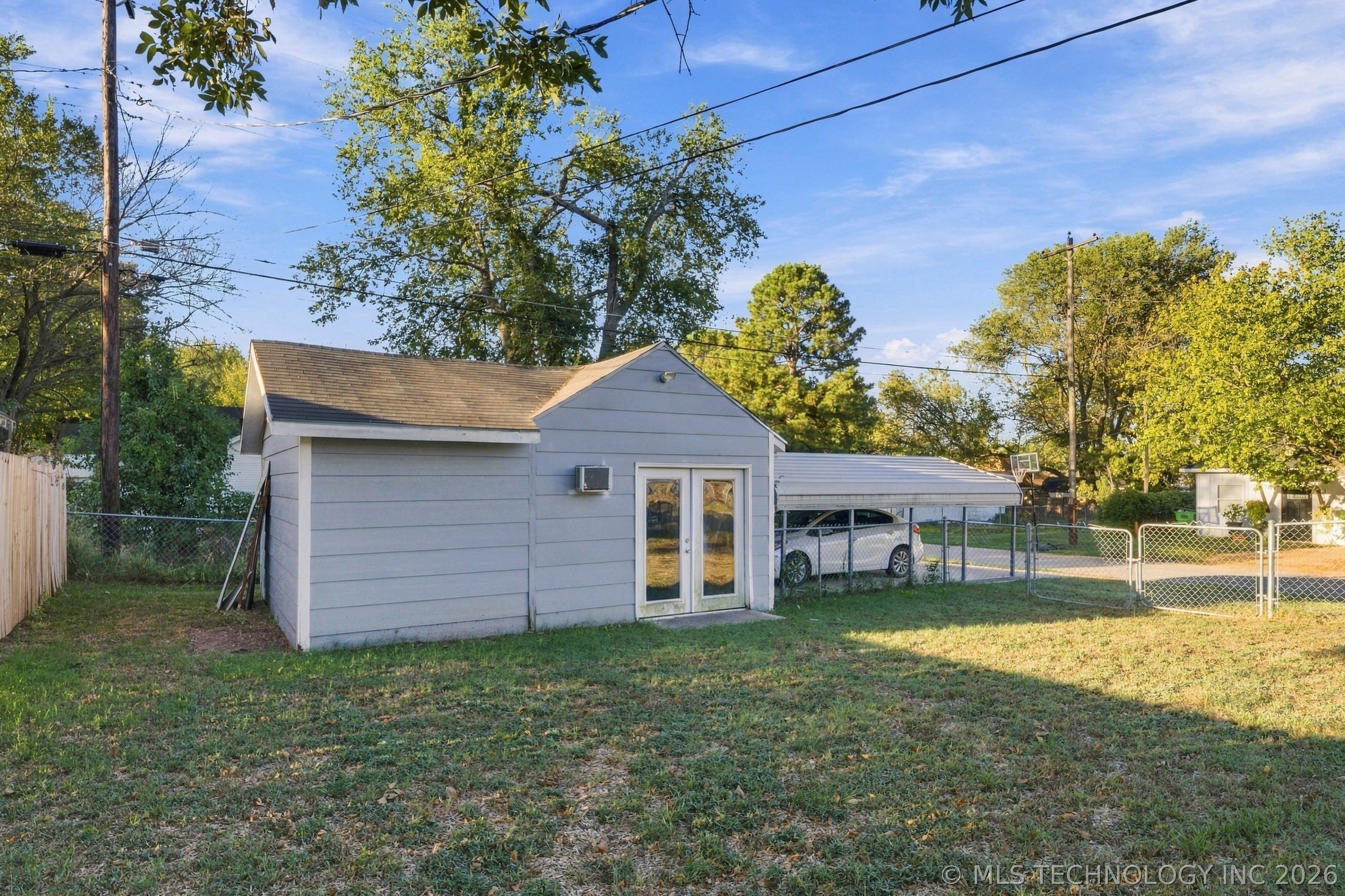 221 N Hickory Street Property Photo 25