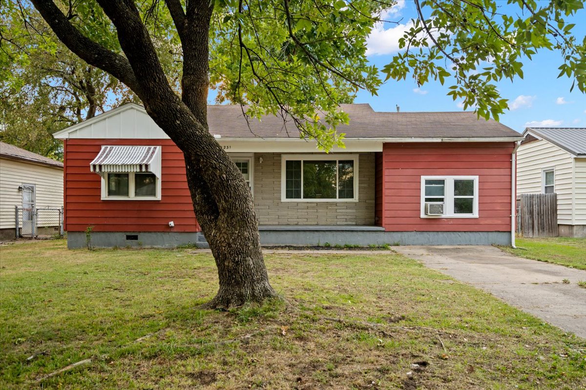 1231 B Street Ne Property Photo 1