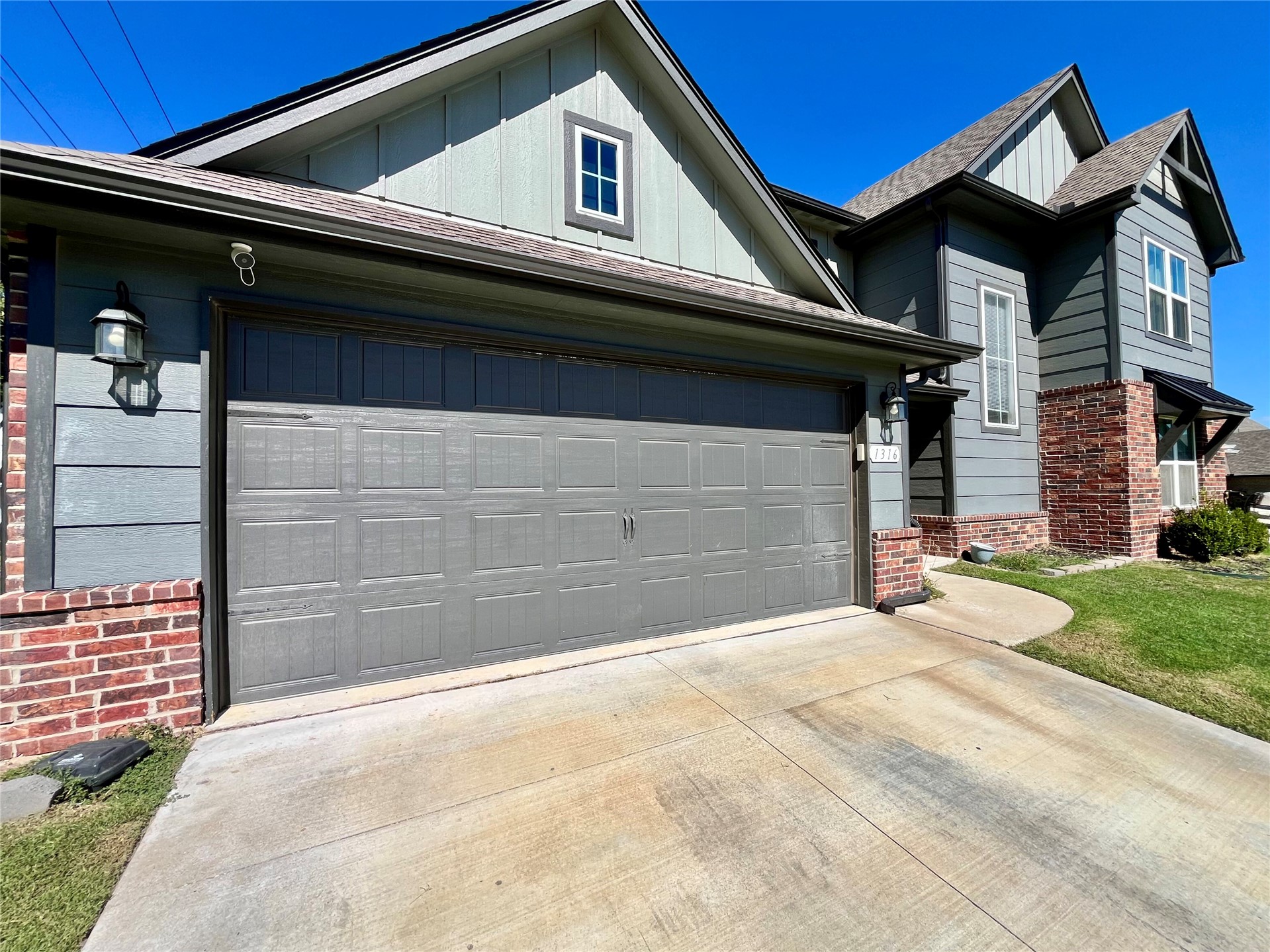 1316 E South Park Street Property Photo 2