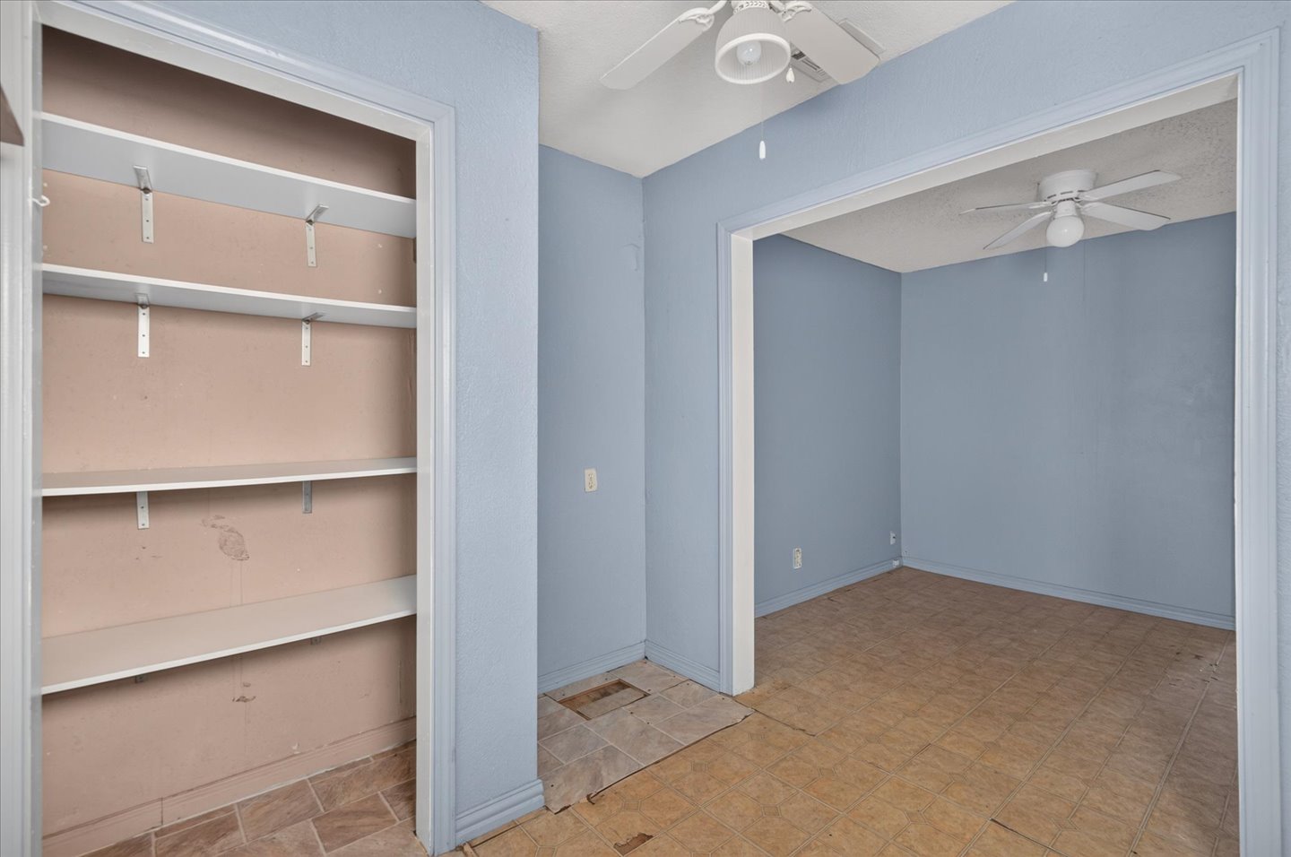 1425 S Rogers Avenue Property Photo 12