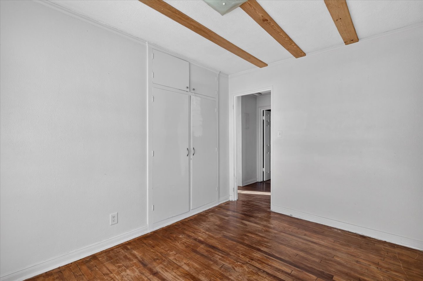 1425 S Rogers Avenue Property Photo 15