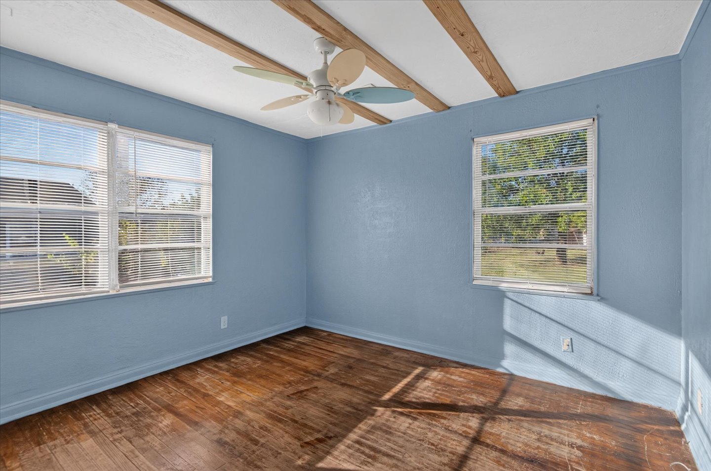 1425 S Rogers Avenue Property Photo 16