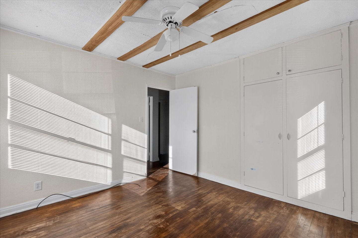 1425 S Rogers Avenue Property Photo 19