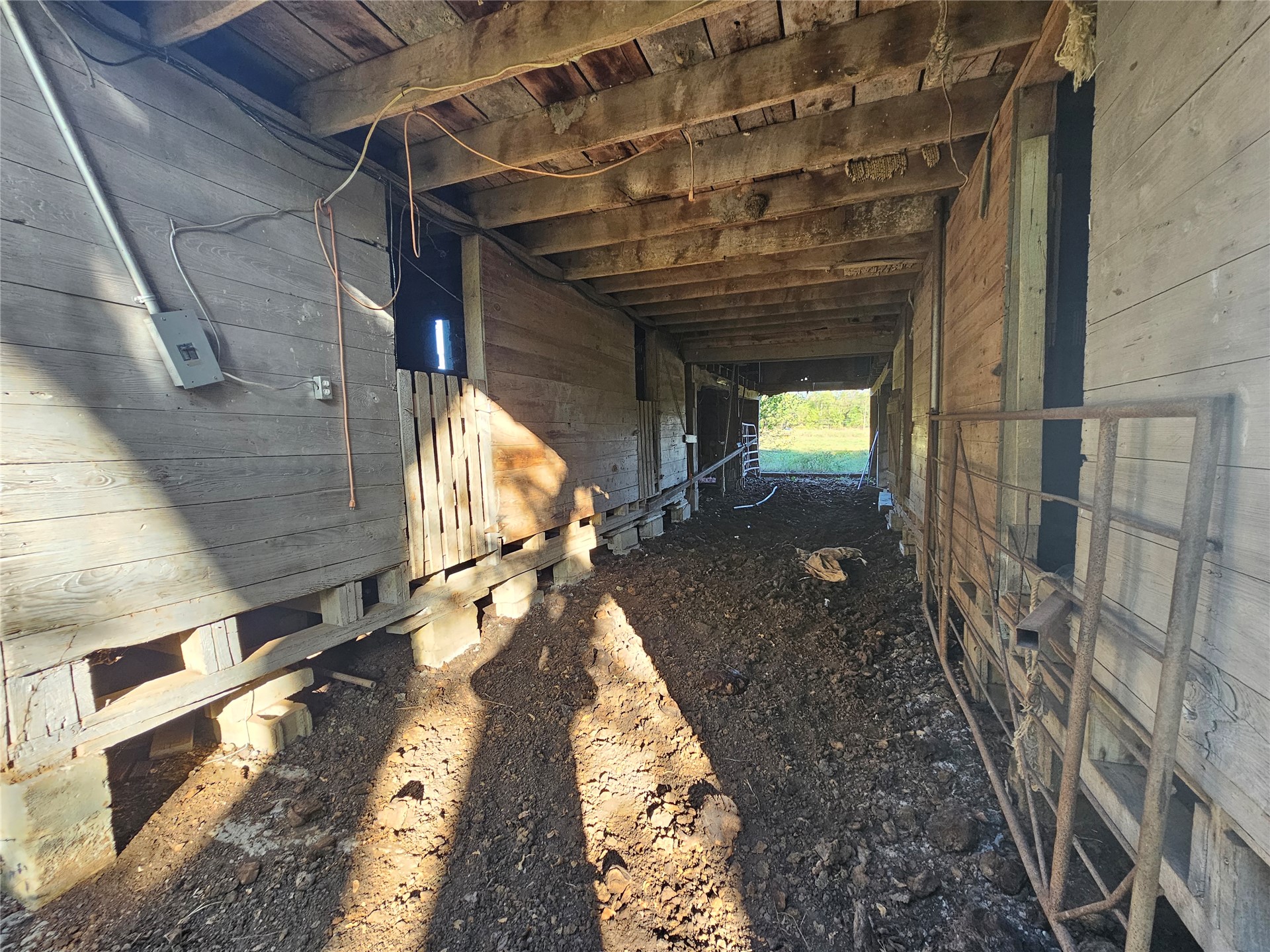 18402 E 335 Road Property Photo 28