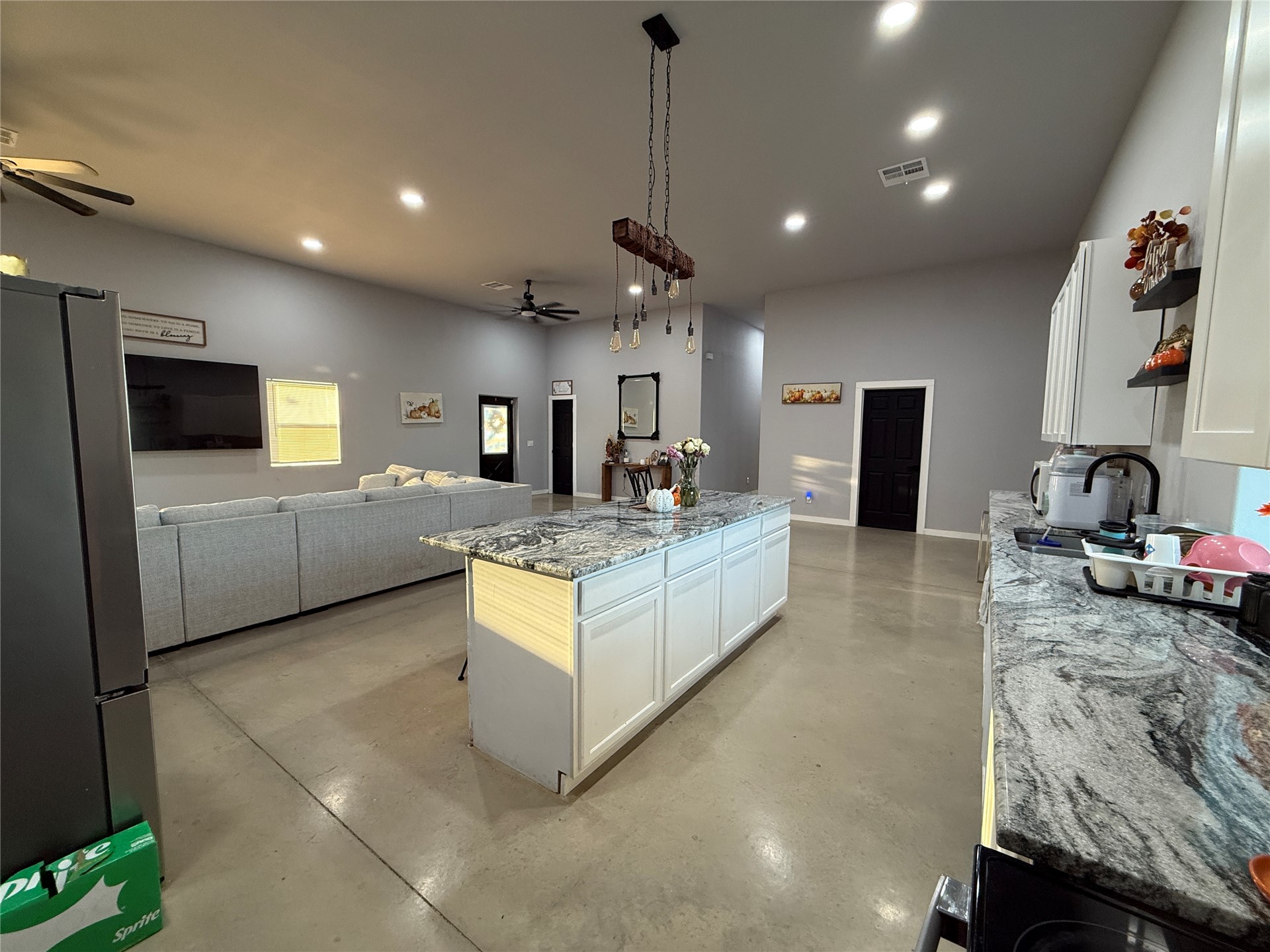 5241 S 40th Street E Property Photo 5
