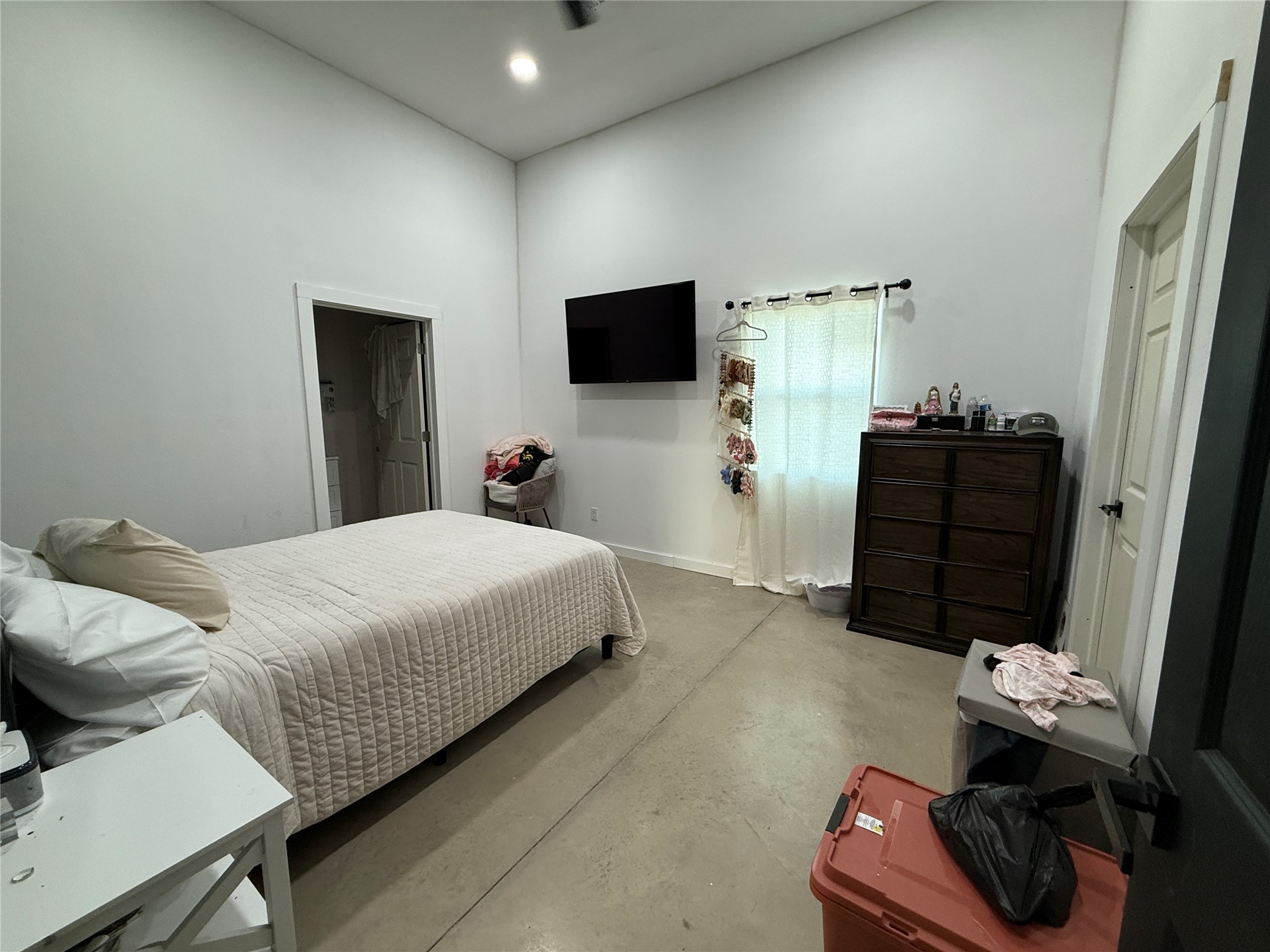 5241 S 40th Street E Property Photo 8