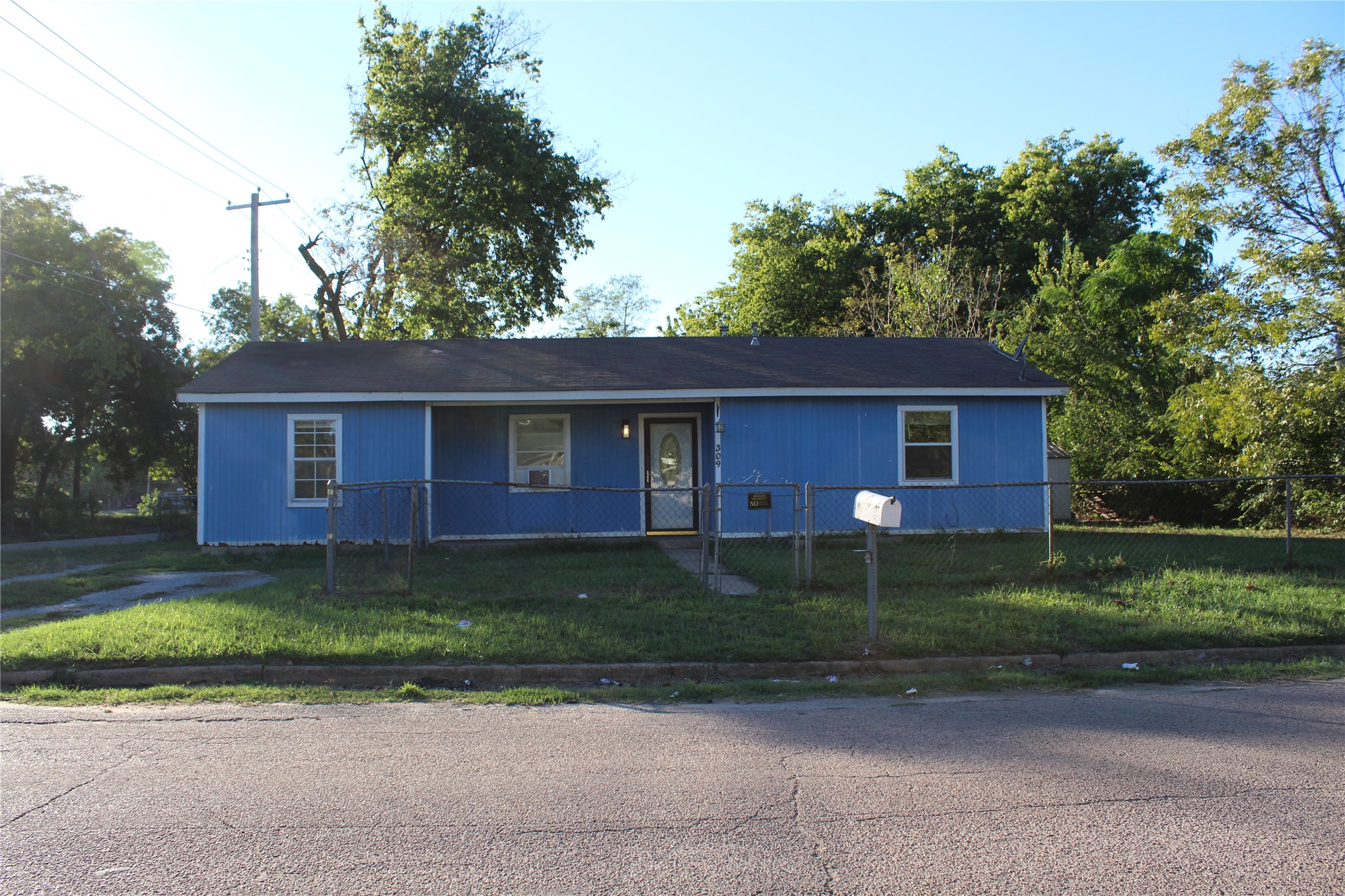 309 S 3rd Avenue Property Photo 1
