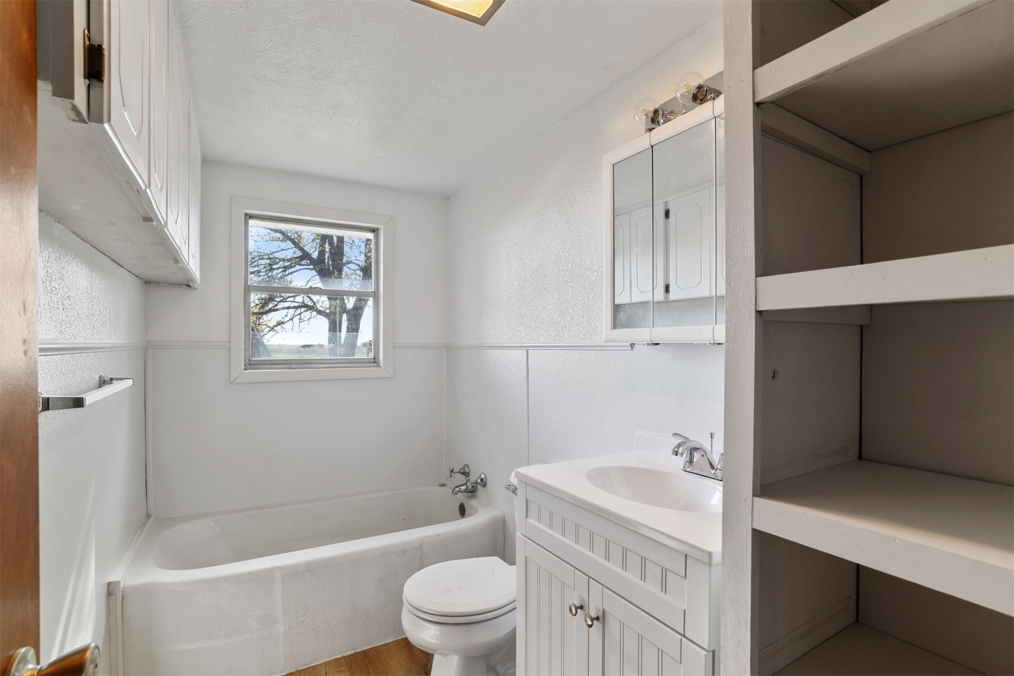 610 E Mckennon Property Photo 12
