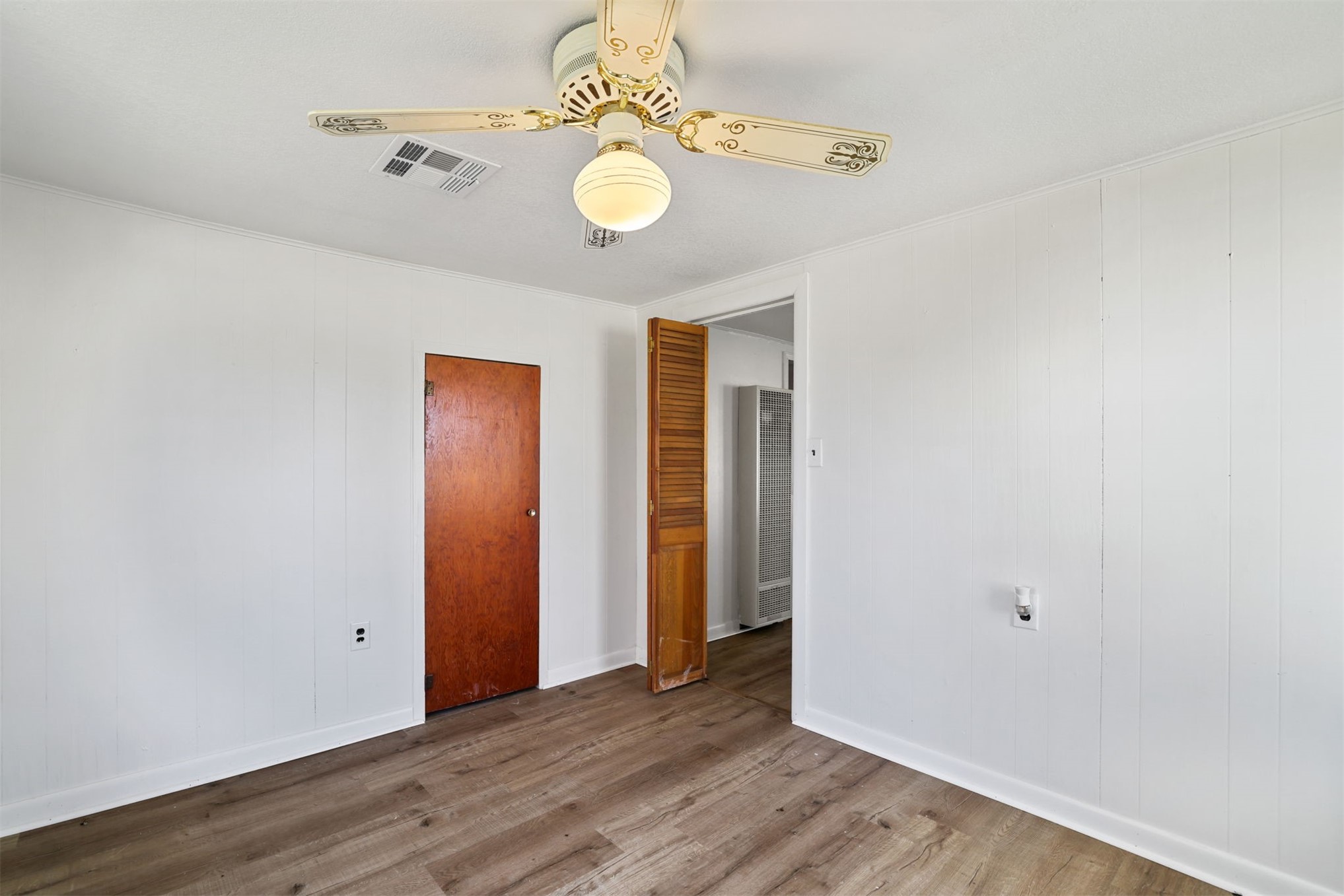 610 E Mckennon Property Photo 16