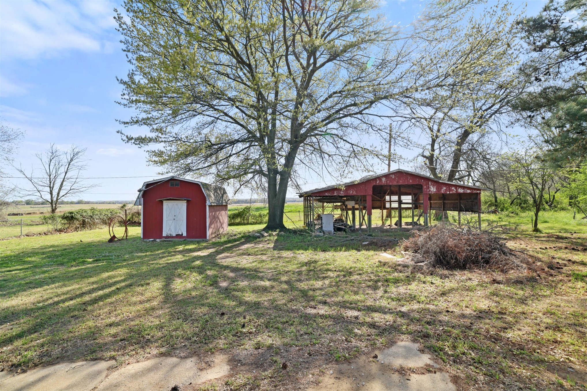 610 E Mckennon Property Photo 17
