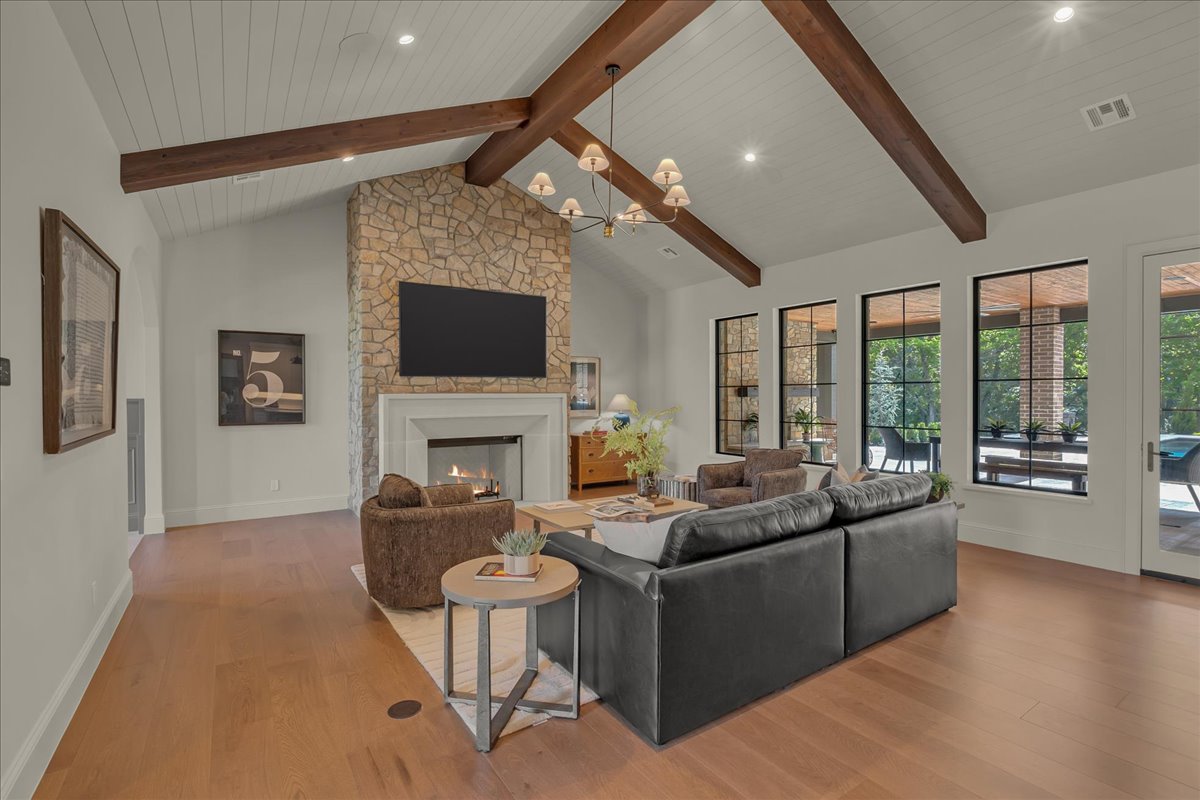 14075 S Date Street Property Photo 8