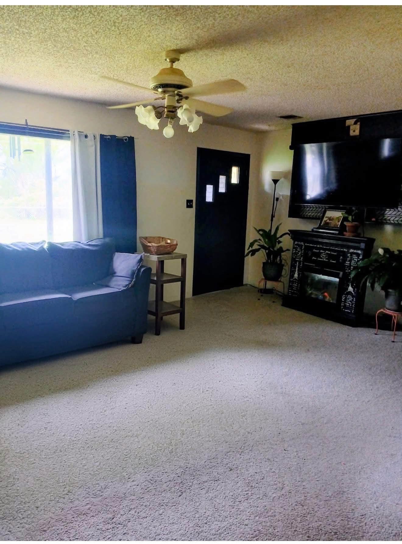 815 W Emberton Property Photo 4