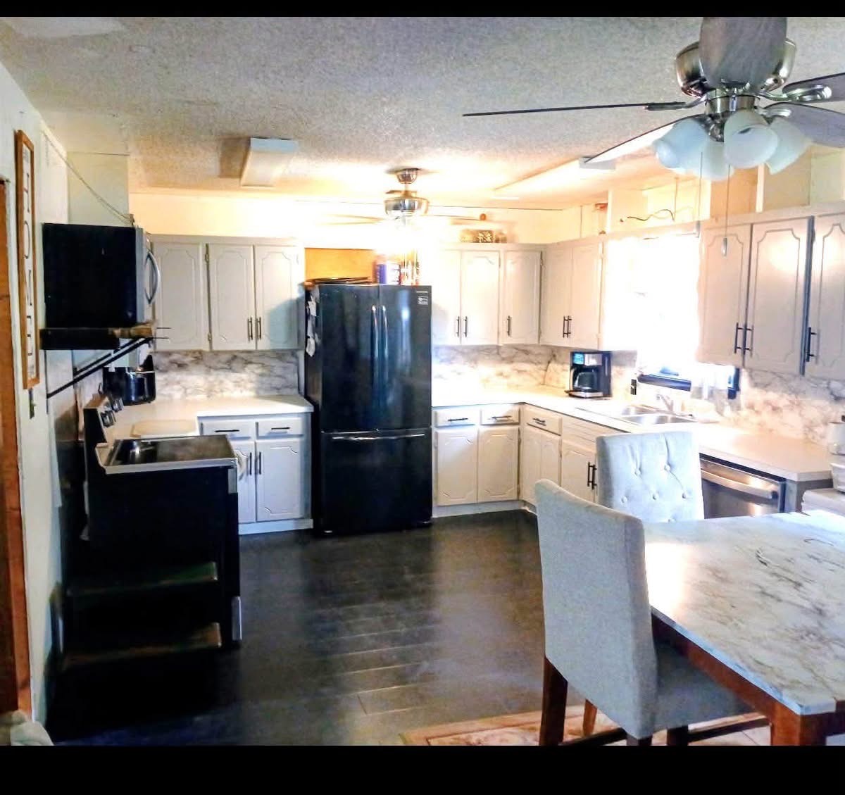 815 W Emberton Property Photo 6