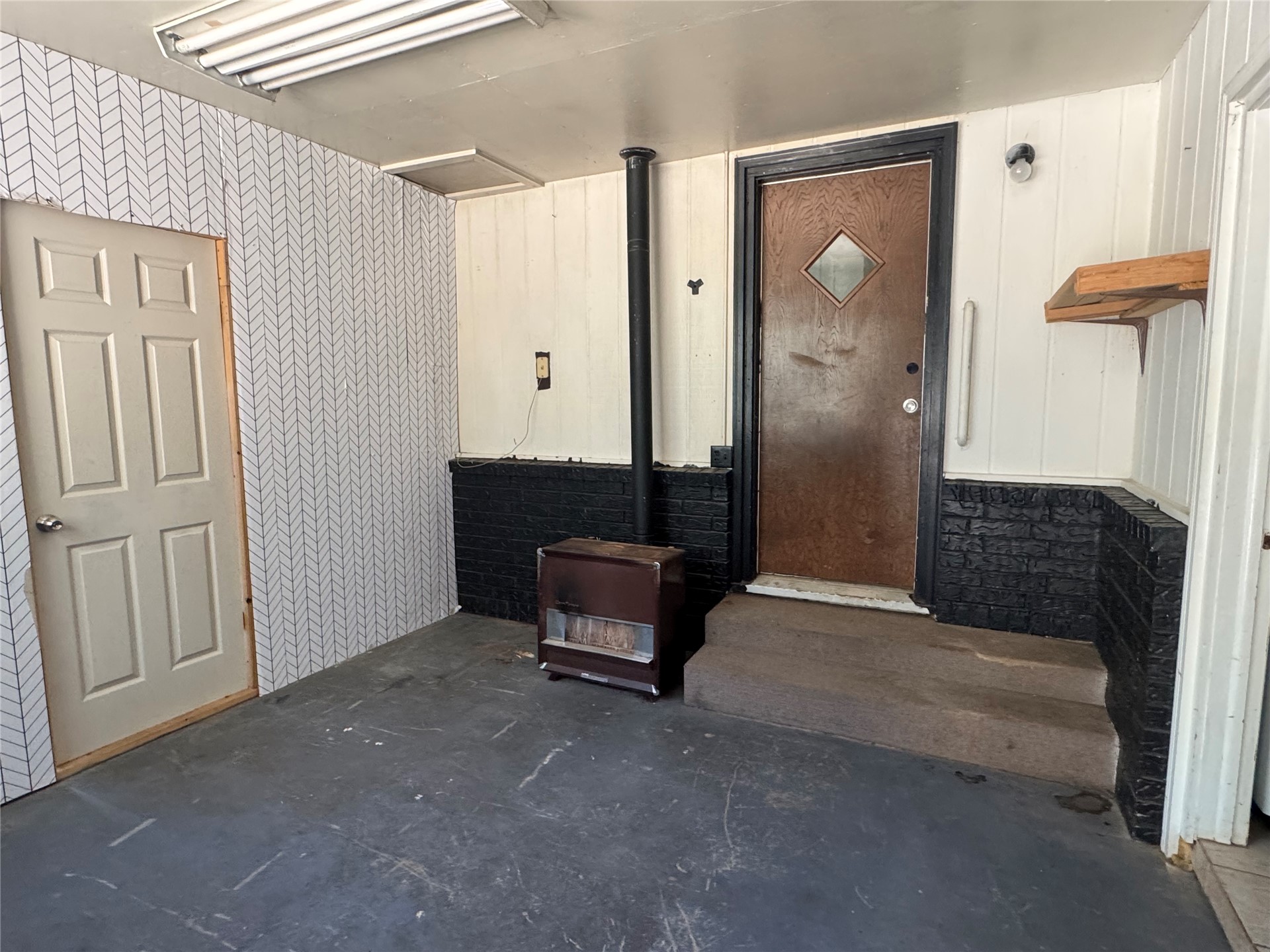 815 W Emberton Property Photo 9