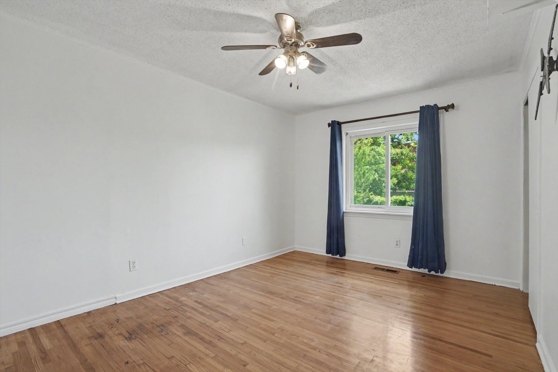 4029 S Vandalia Avenue Property Photo 18