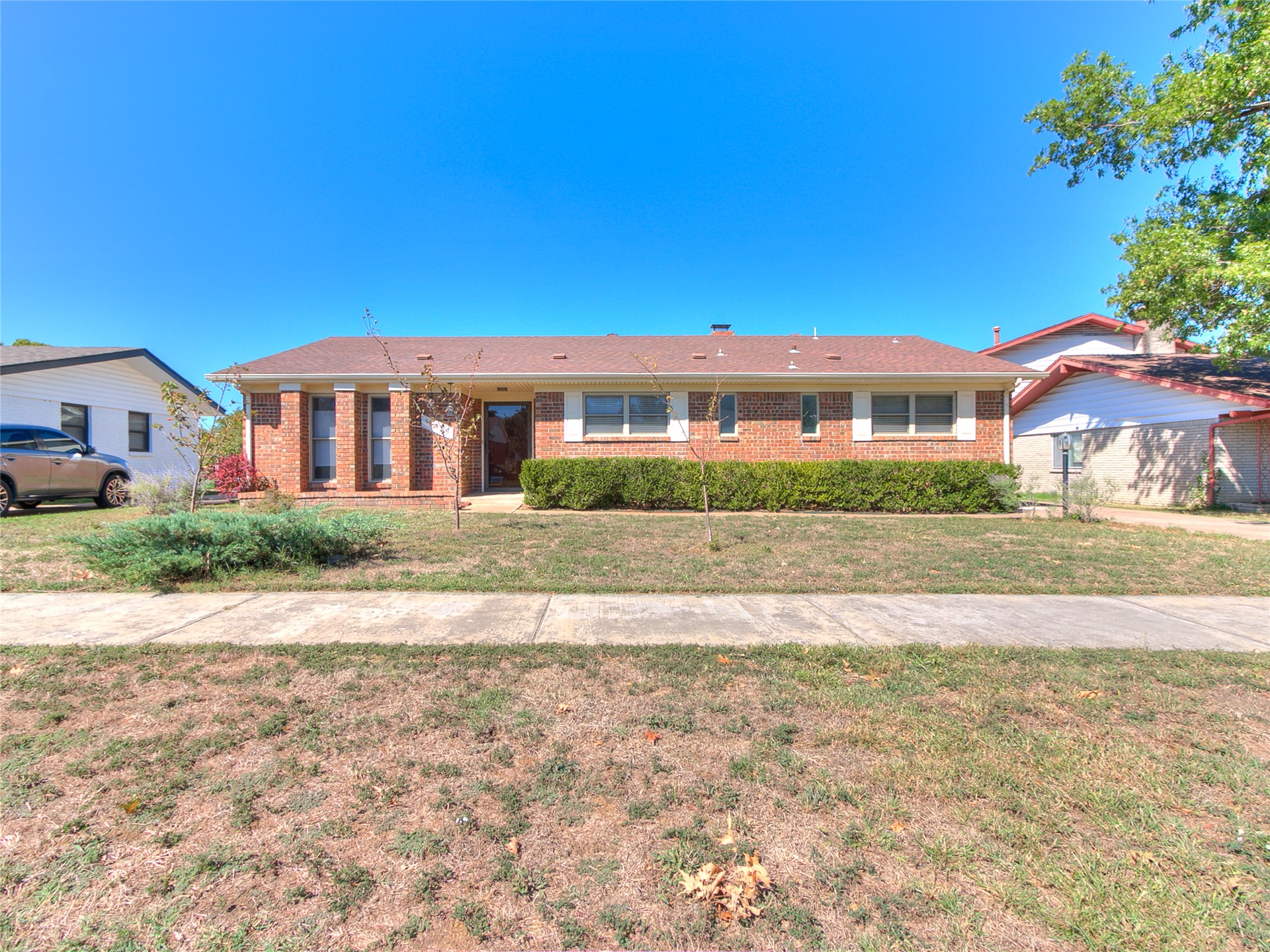 6955 E 18th Street Property Photo 1