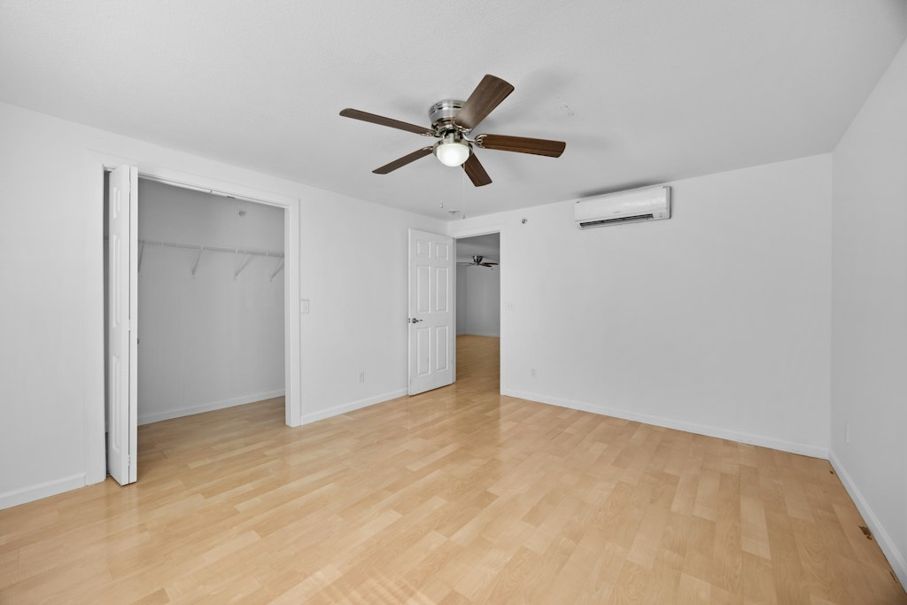 609 E 11th Property Photo 16