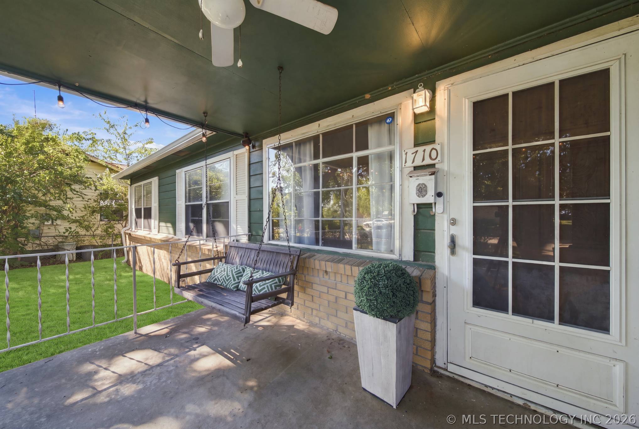 1710 S Lakewood Avenue Property Photo 3