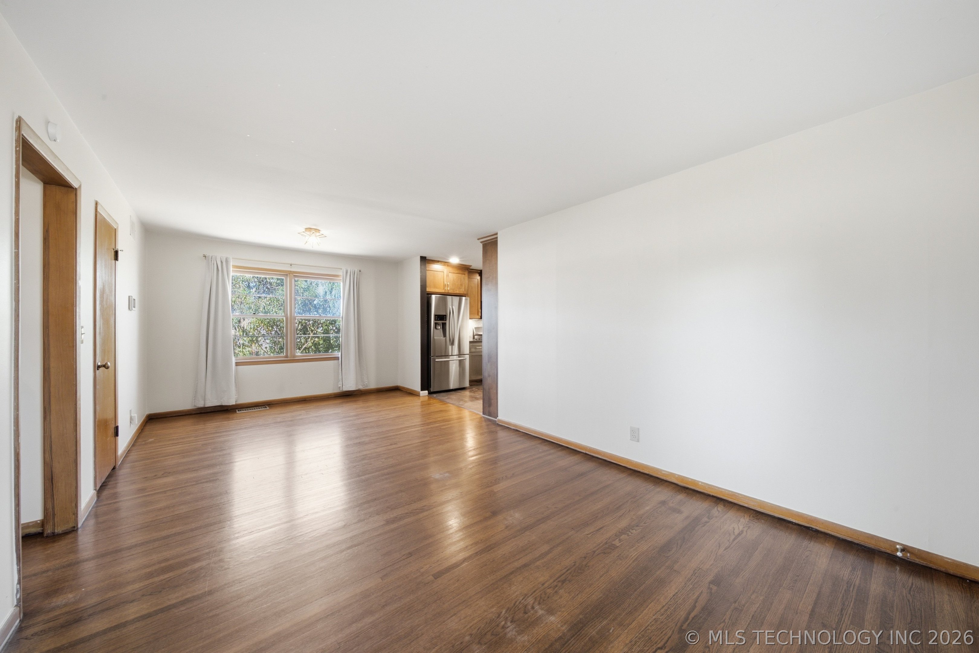 1710 S Lakewood Avenue Property Photo 5