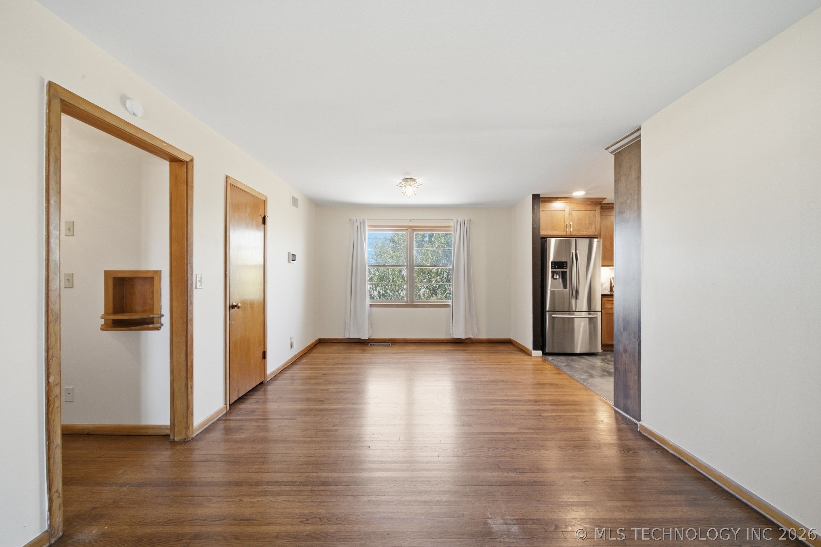 1710 S Lakewood Avenue Property Photo 6