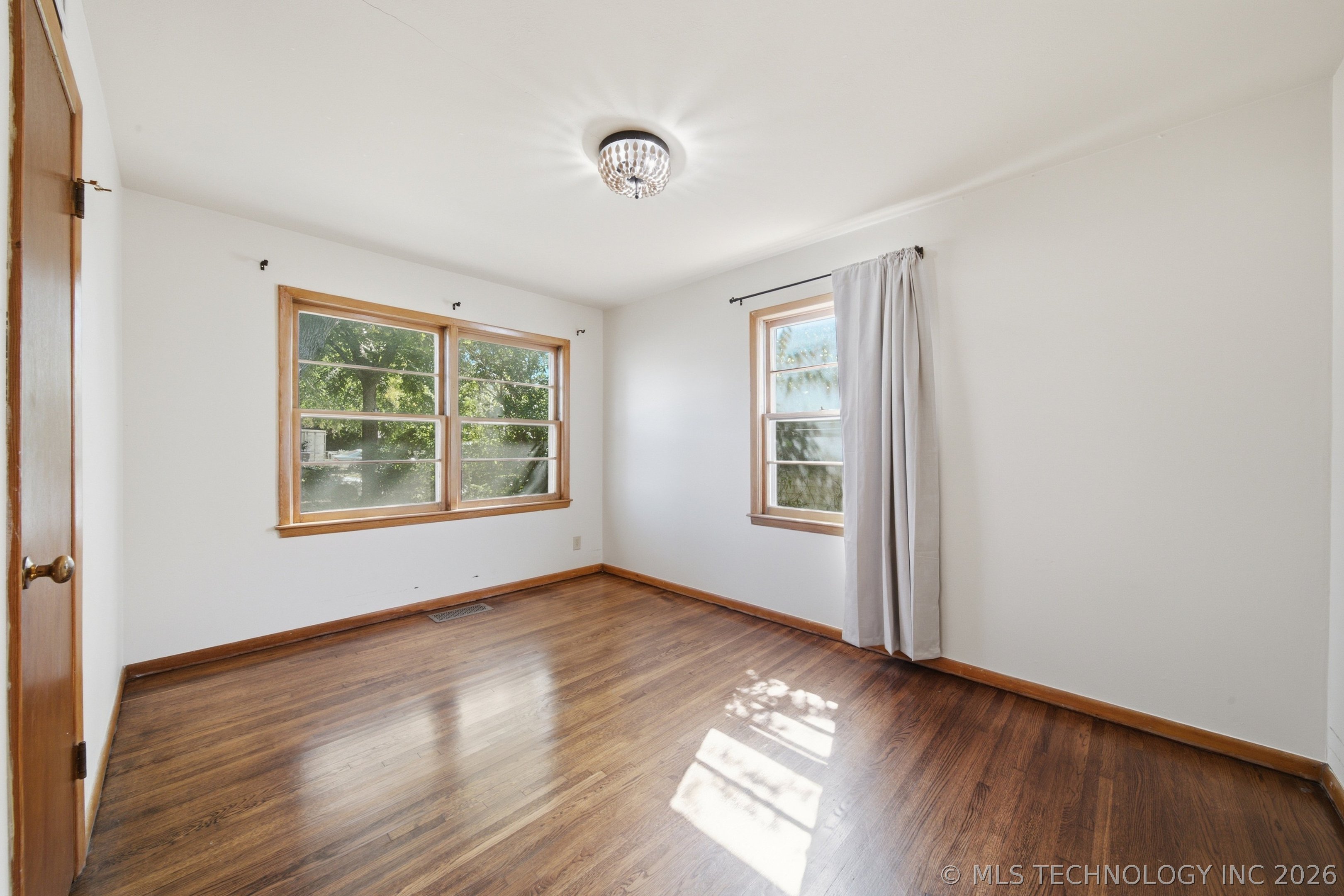 1710 S Lakewood Avenue Property Photo 16