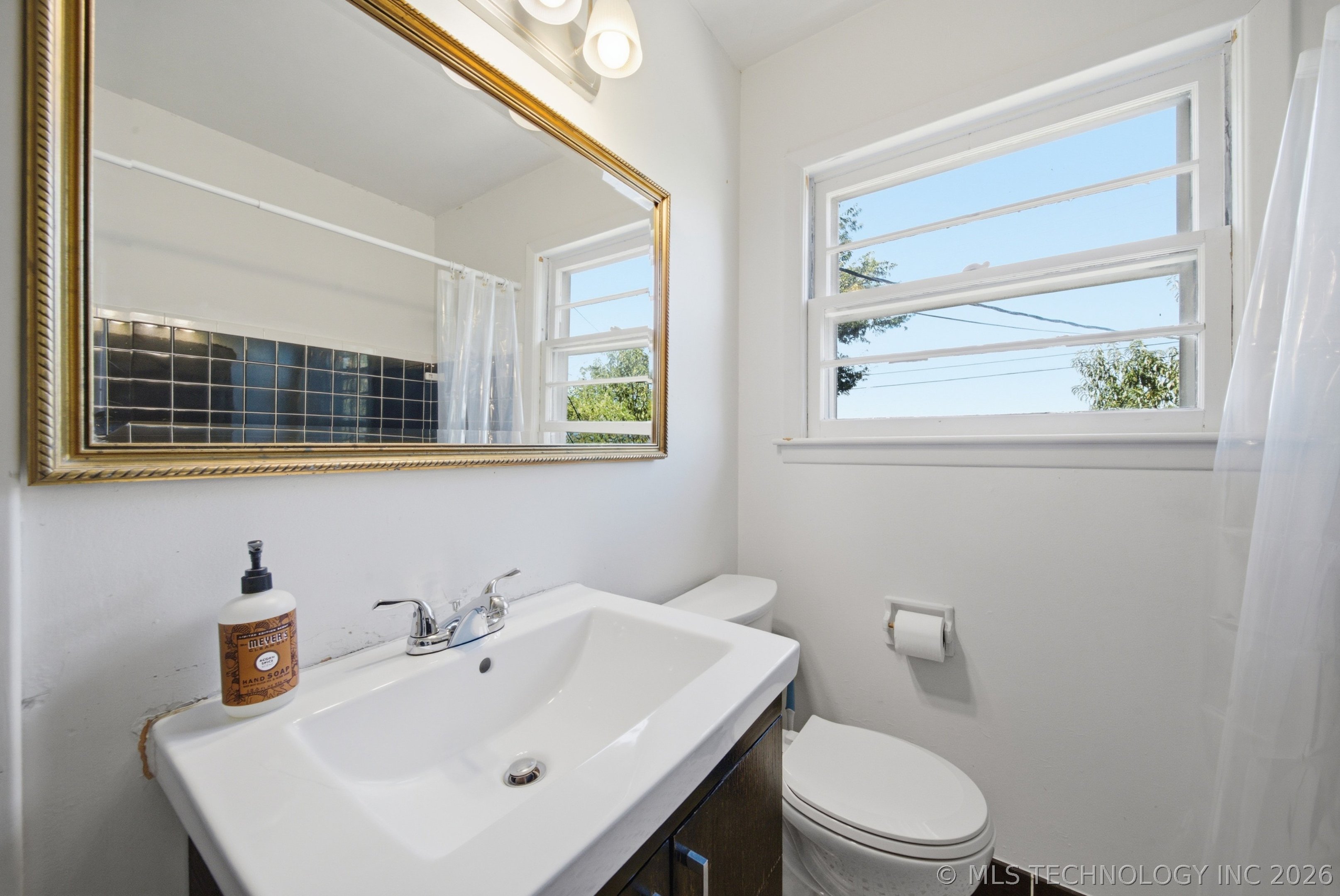 1710 S Lakewood Avenue Property Photo 19