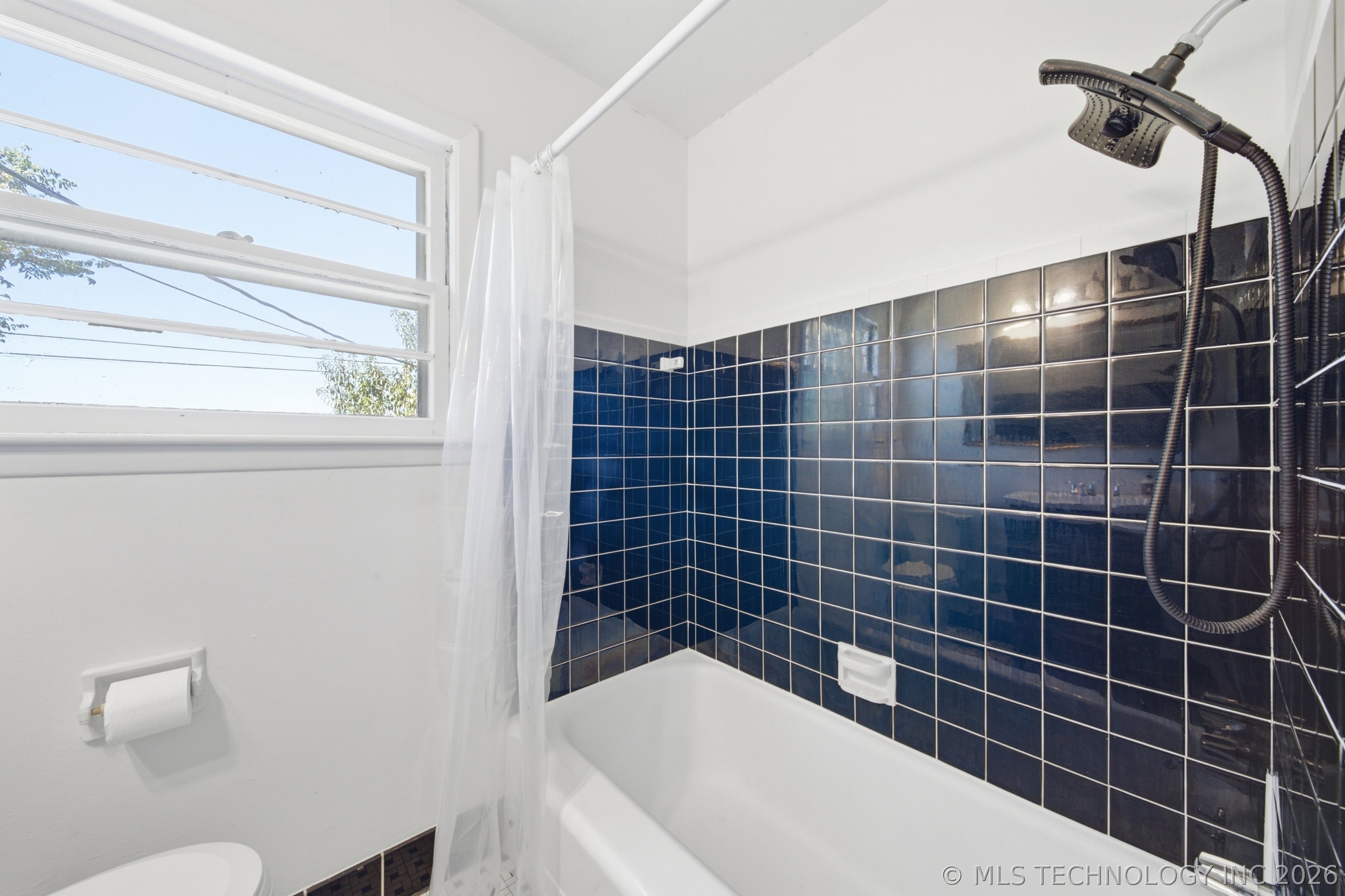 1710 S Lakewood Avenue Property Photo 20