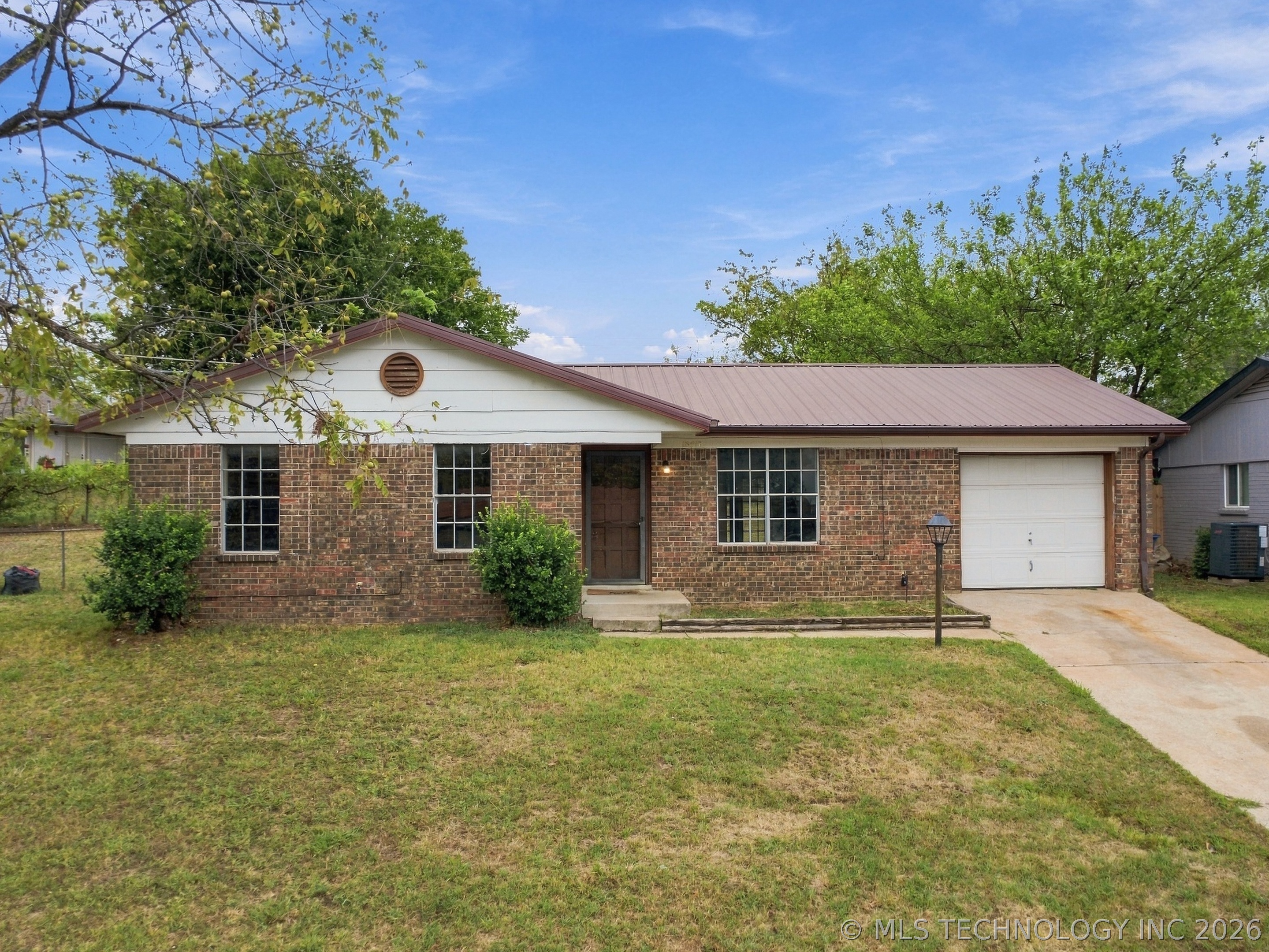 18517 E Admiral Boulevard Property Photo 1
