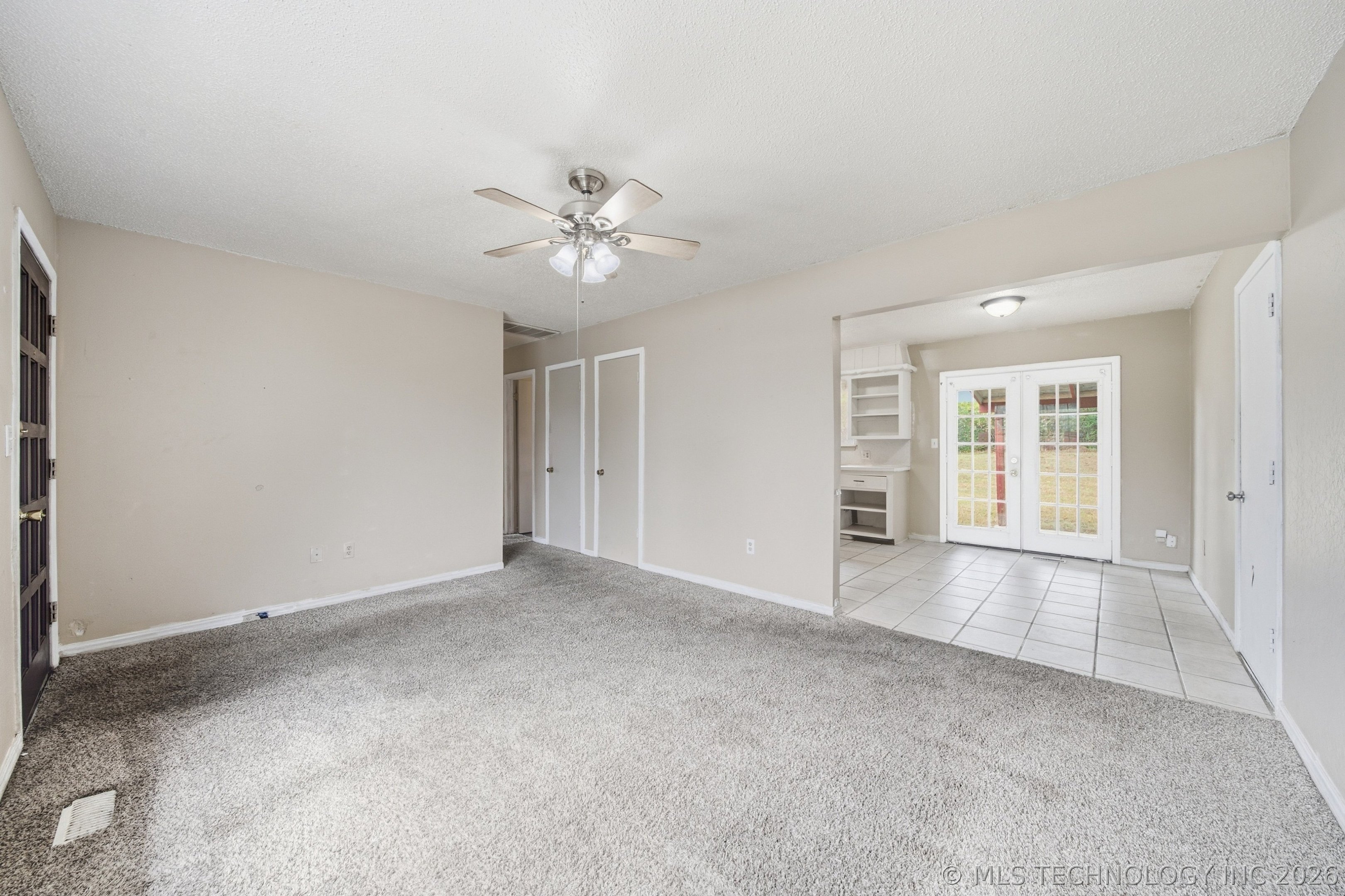 18517 E Admiral Boulevard Property Photo 8