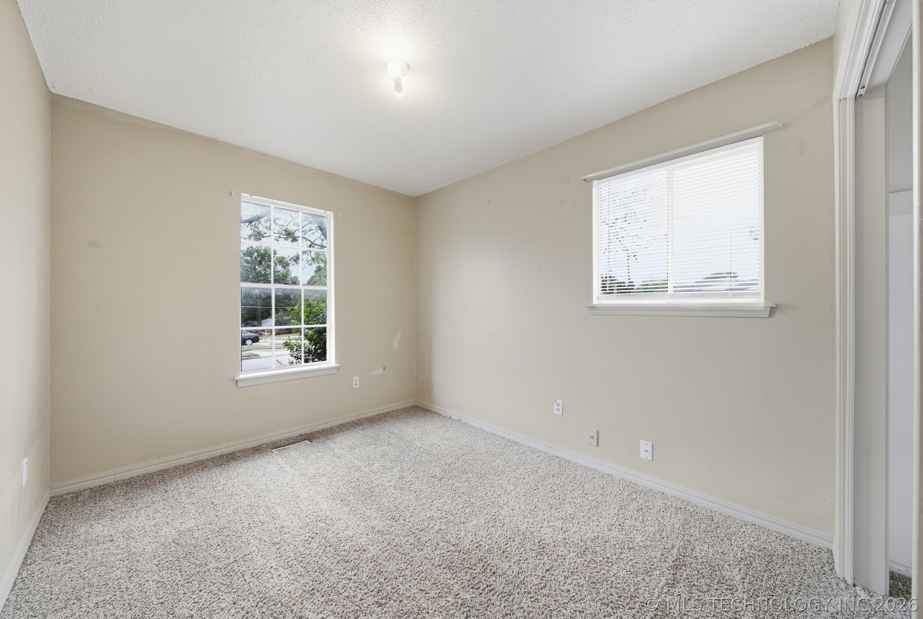 18517 E Admiral Boulevard Property Photo 16