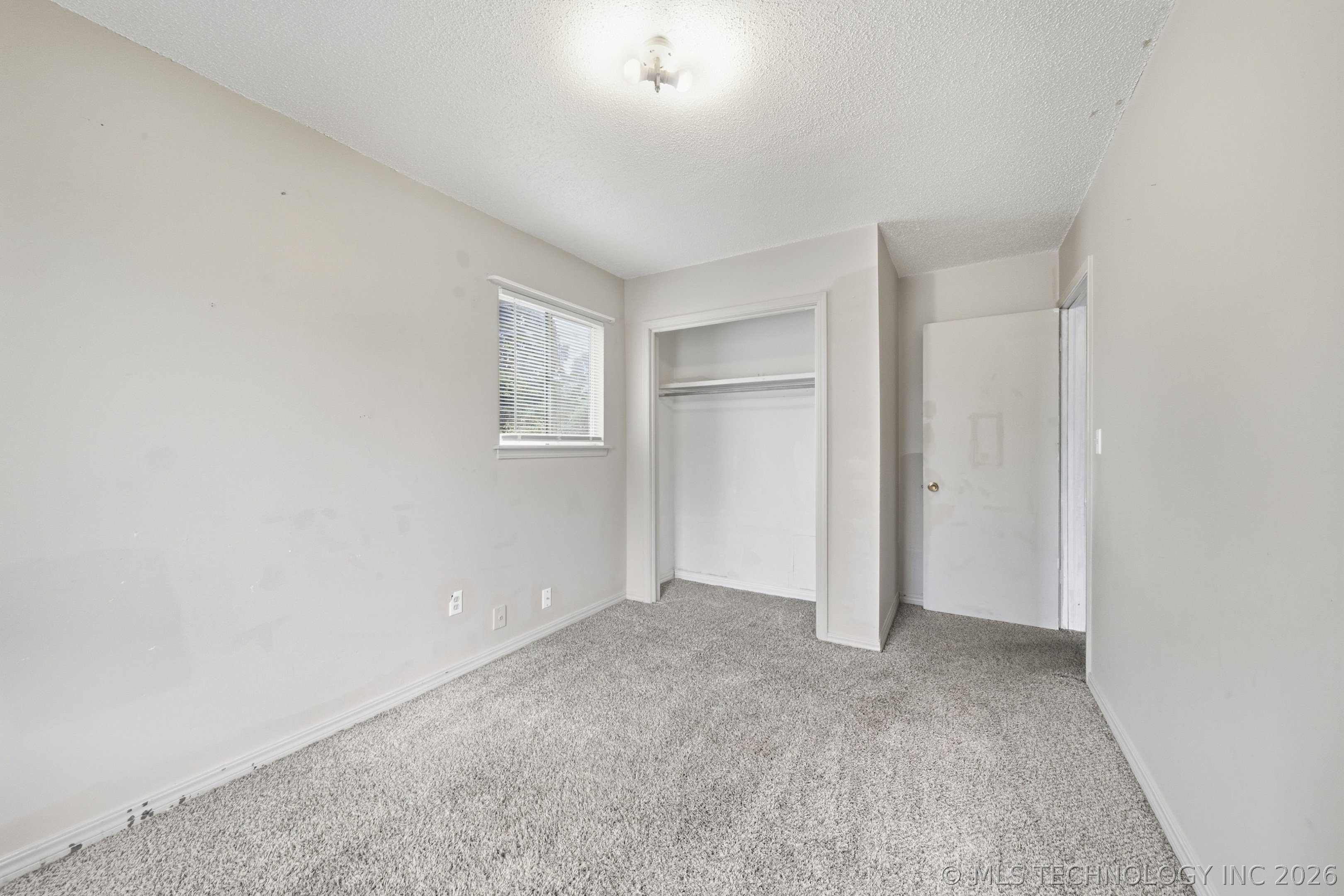 18517 E Admiral Boulevard Property Photo 17