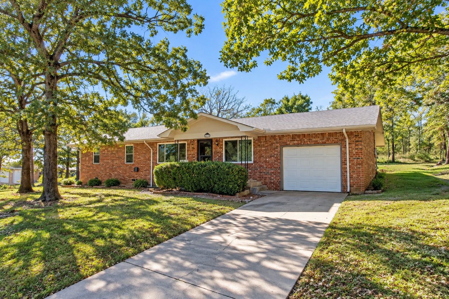 121 Gilbert Drive Property Photo 1