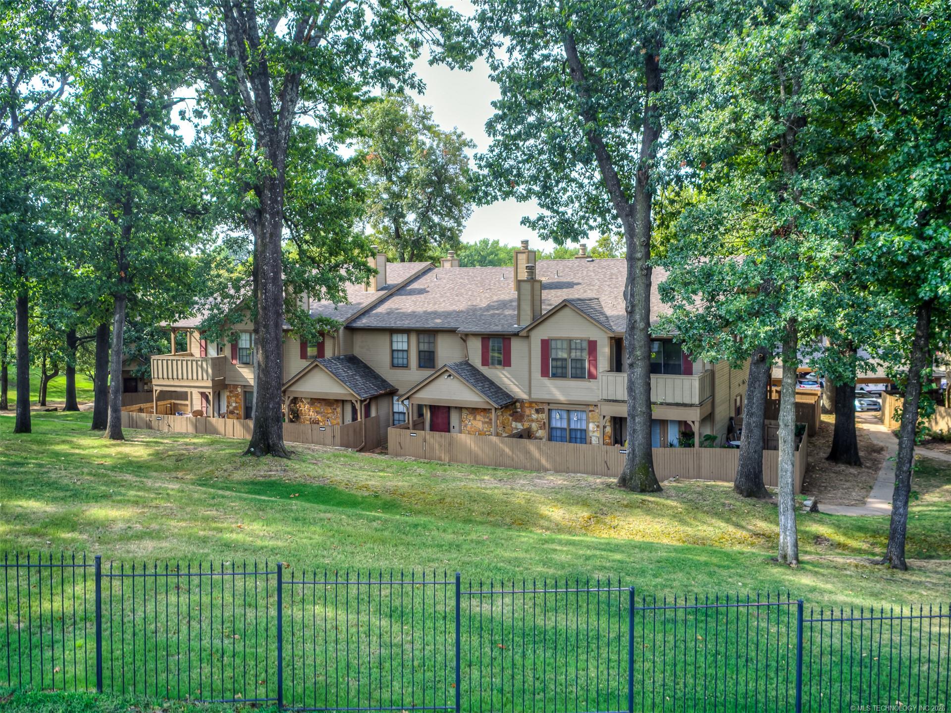 9103 S Urbana Avenue 3g Property Photo 2