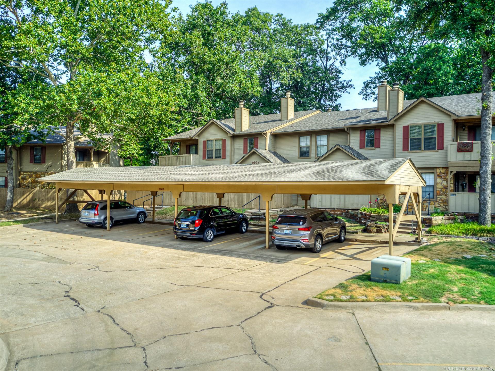 9103 S Urbana Avenue 3g Property Photo 3