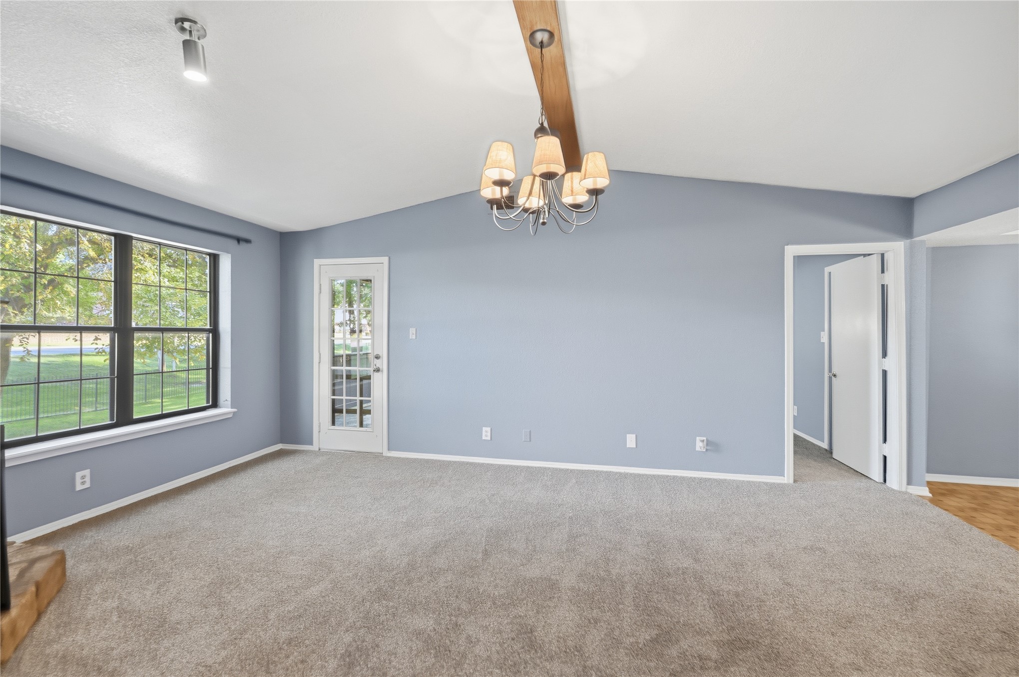 9103 S Urbana Avenue 3g Property Photo 9
