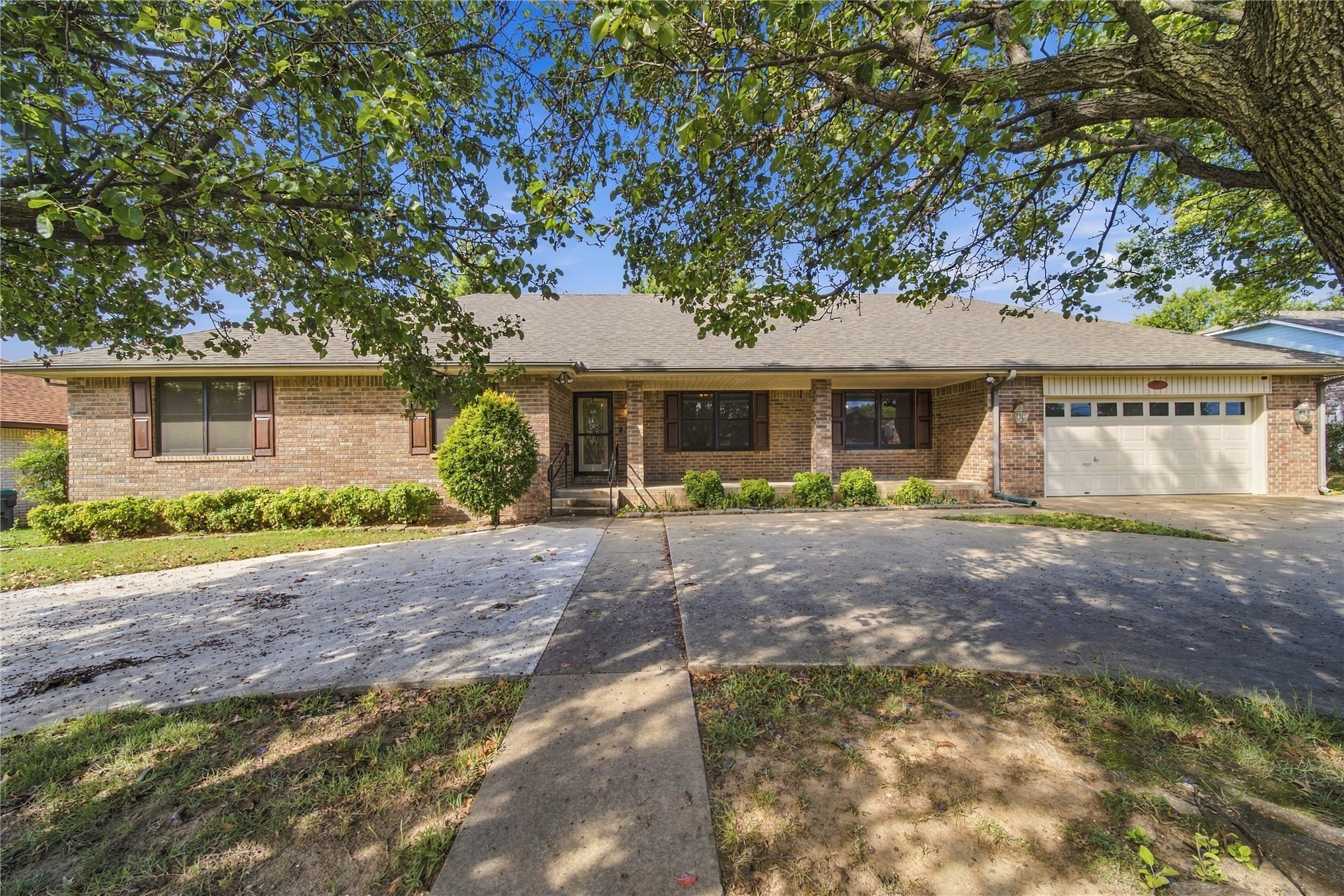 604 Chapman Avenue Property Photo 1