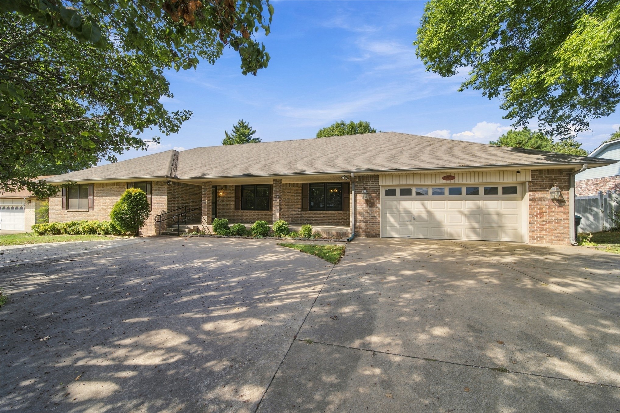 604 Chapman Avenue Property Photo 2